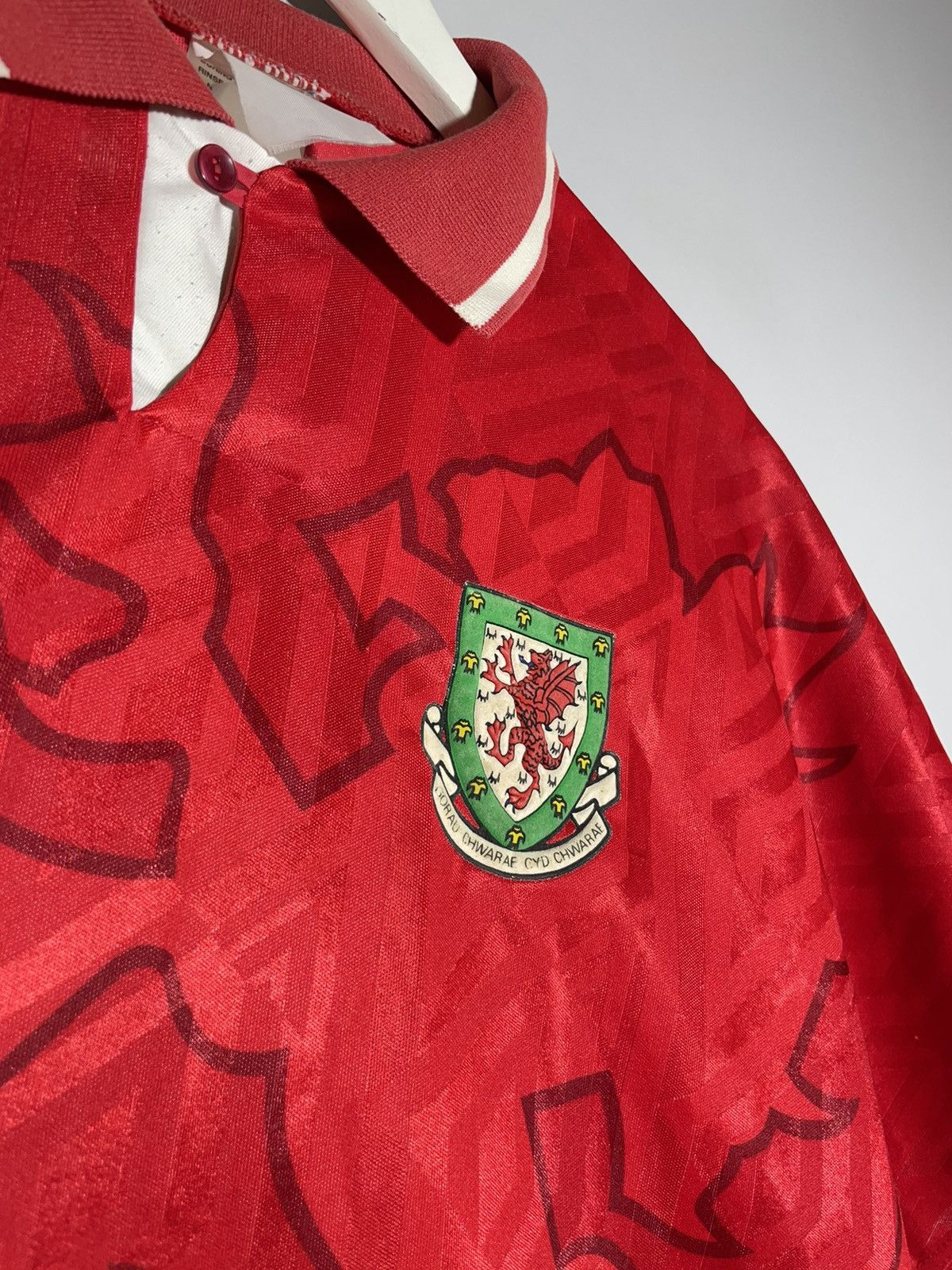 Umbro × Vintage Wales Umbro Vintage 1992 Home Y2k Streetwear Football Shirt Size US XL / EU 56 / 4 - 4 Thumbnail