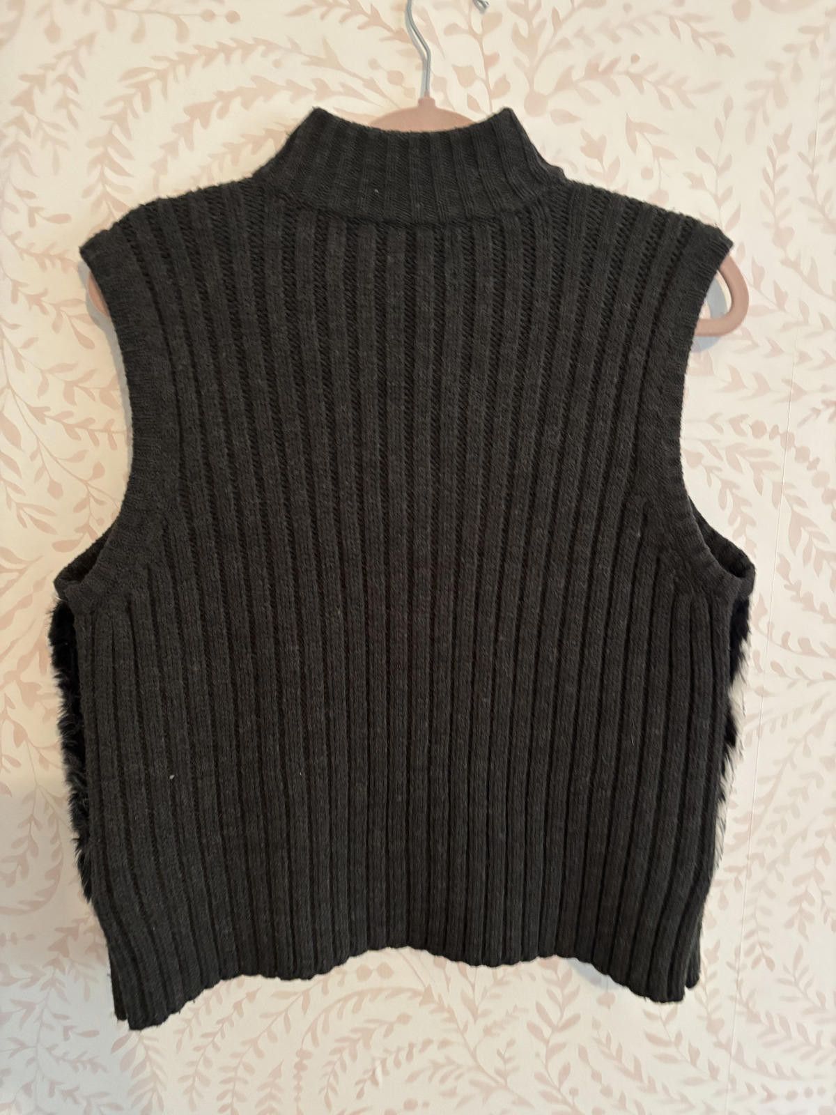 Designer Nina Leonard Cozy Faux Fur/Wool Vest - Stylish Layering Size M / US 6-8 / IT 42-44 - 4 Thumbnail