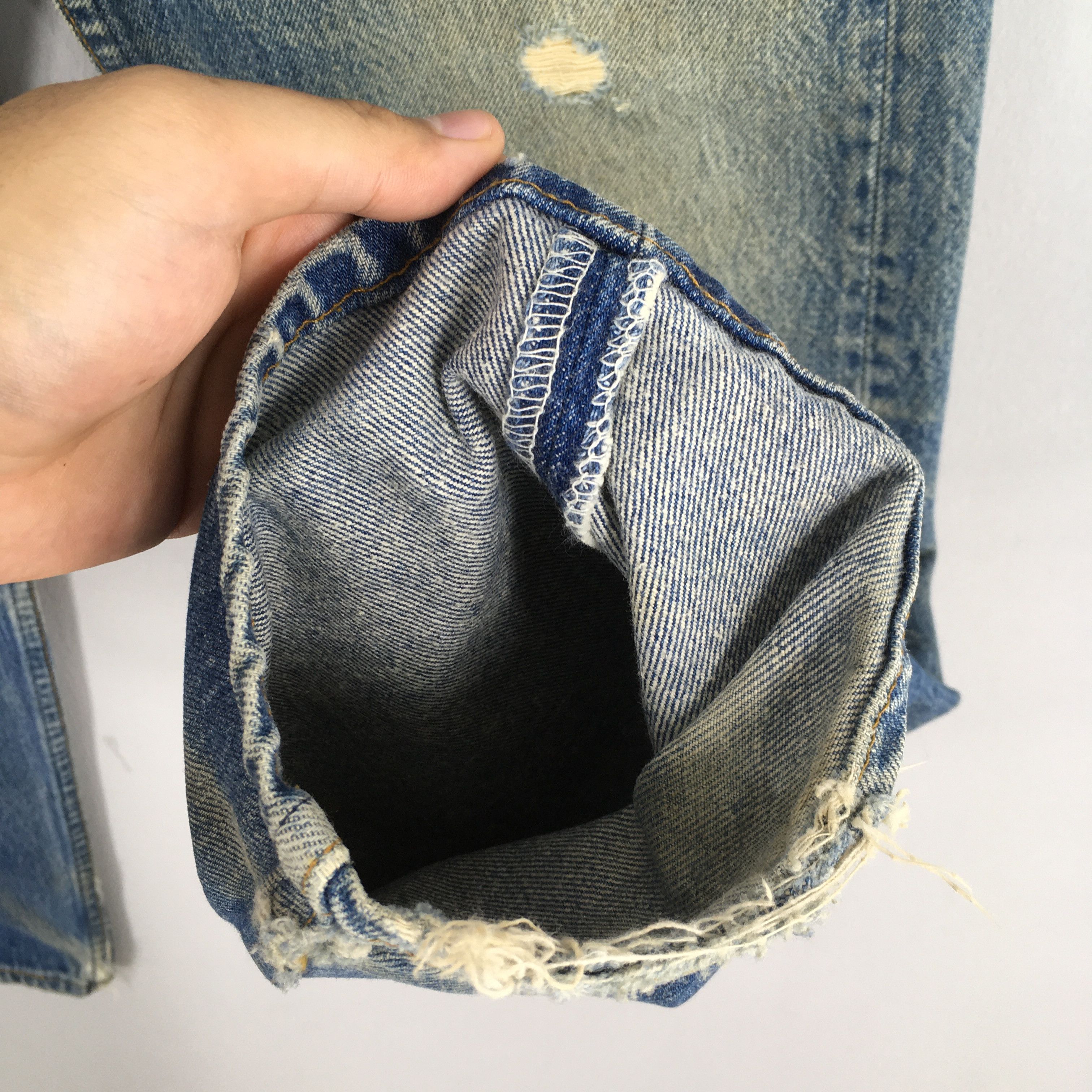 Levi's Size 28x27.5 Vintage 90s Levi's 501 Faded Blue Jeans S1419 Size US 28 / EU 44 - 5 Thumbnail