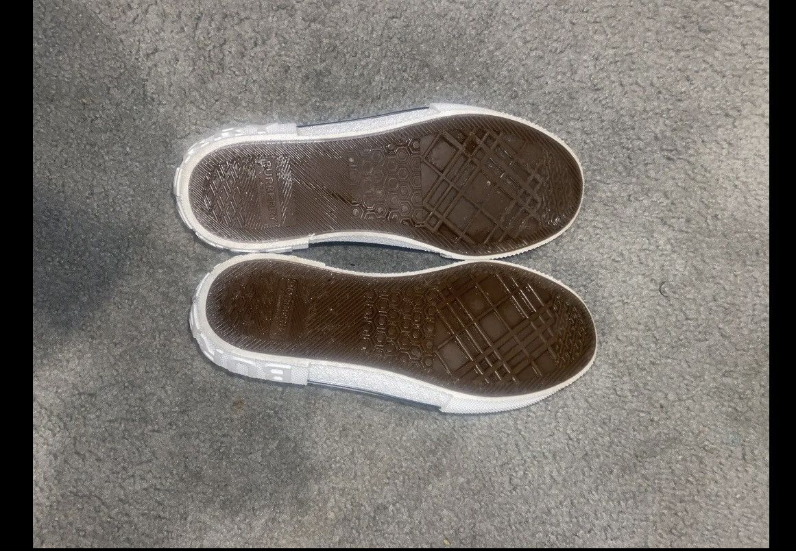 Burberry Size 7 - Burberry Vintage Check Archive Beige/White Size US 6 / IT 36 - 4 Thumbnail