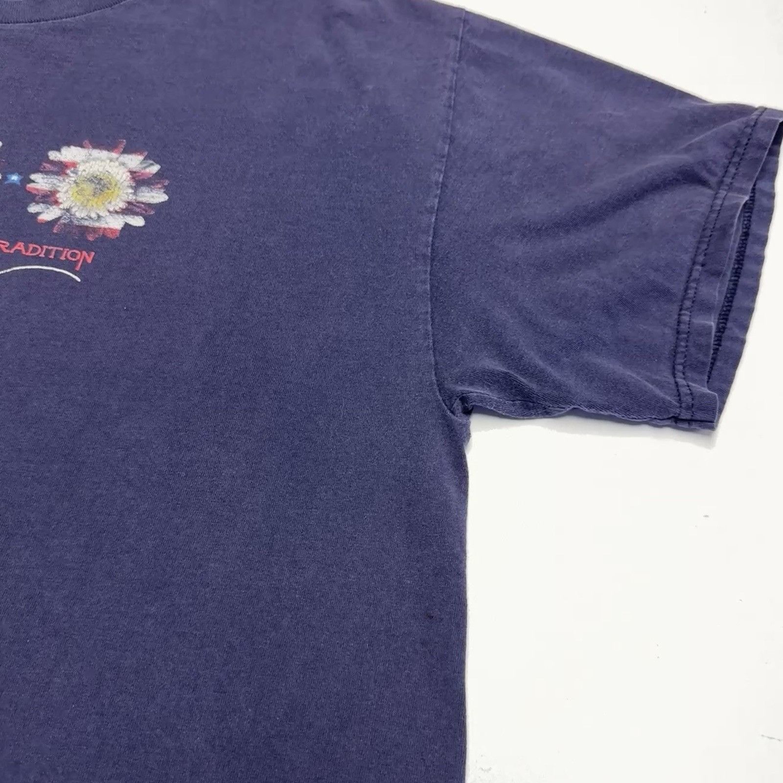 Vintage Vintage Daisies An American Tradition T Shirt XL 23x28 Size US XL / EU 56 / 4 - 7 Thumbnail