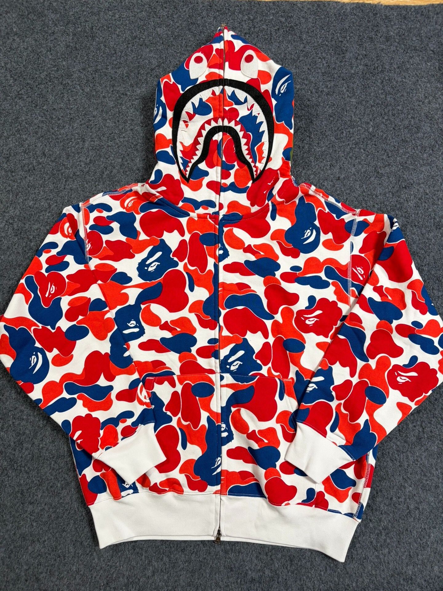 Bape Bape Multi Shark Sweatshirt Pullover Size US S / EU 44-46 / 1 - 1 Thumbnail