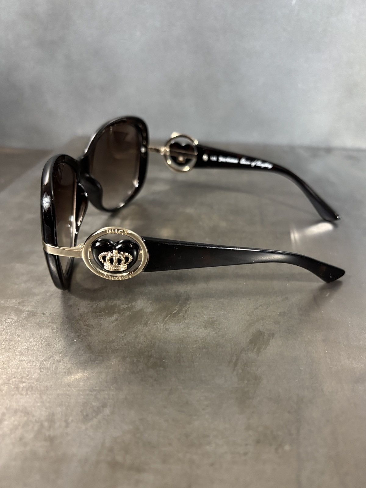 Juicy Couture 2010s Juicy Couture Sunglasses Scarlet Heart Queen of Everyt Size ONE SIZE - 14 Thumbnail