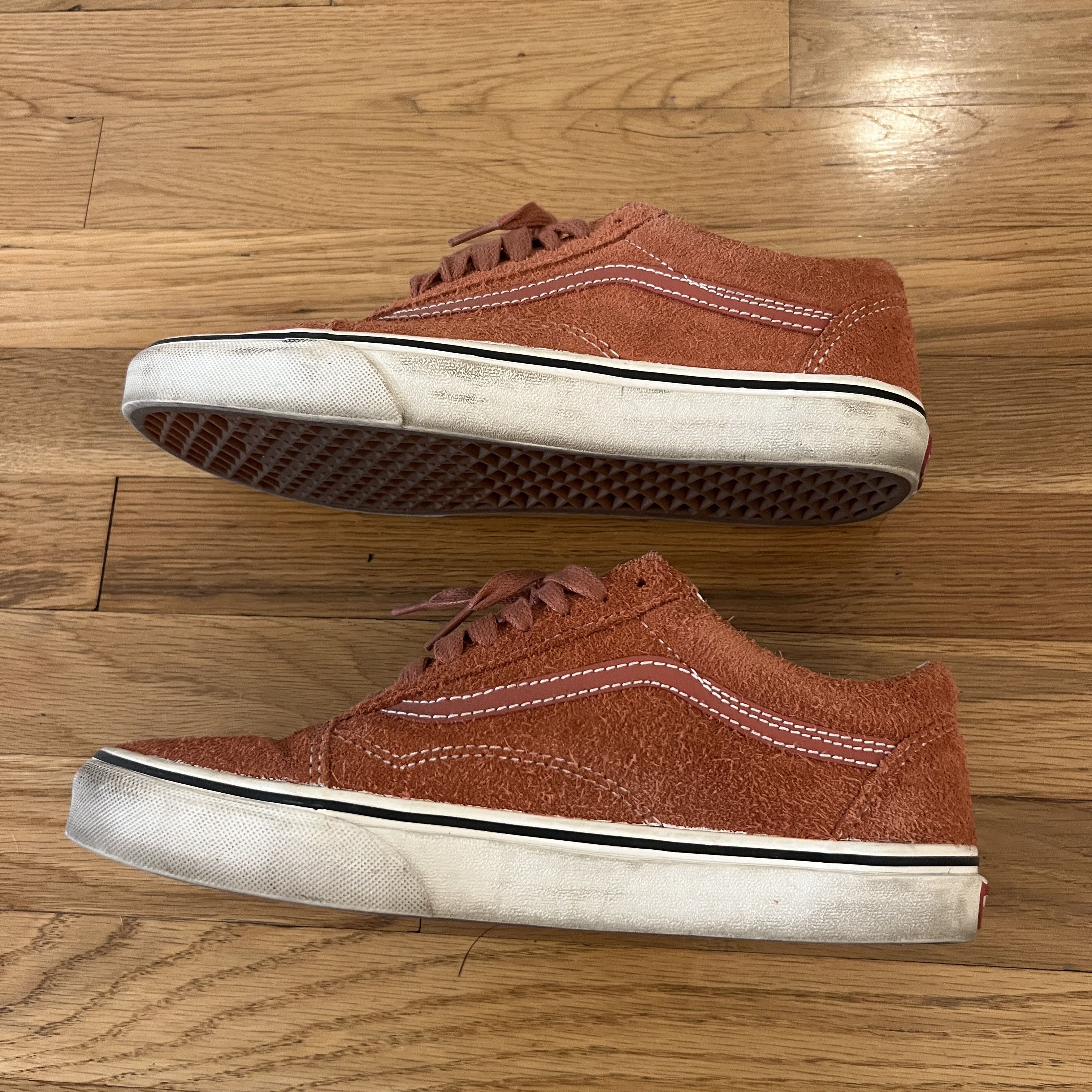 Vans Old Skool Hairy Suede Hot Sauce / Snow White Skating Shoe Size US 9.5 / EU 42-43 - 4 Thumbnail