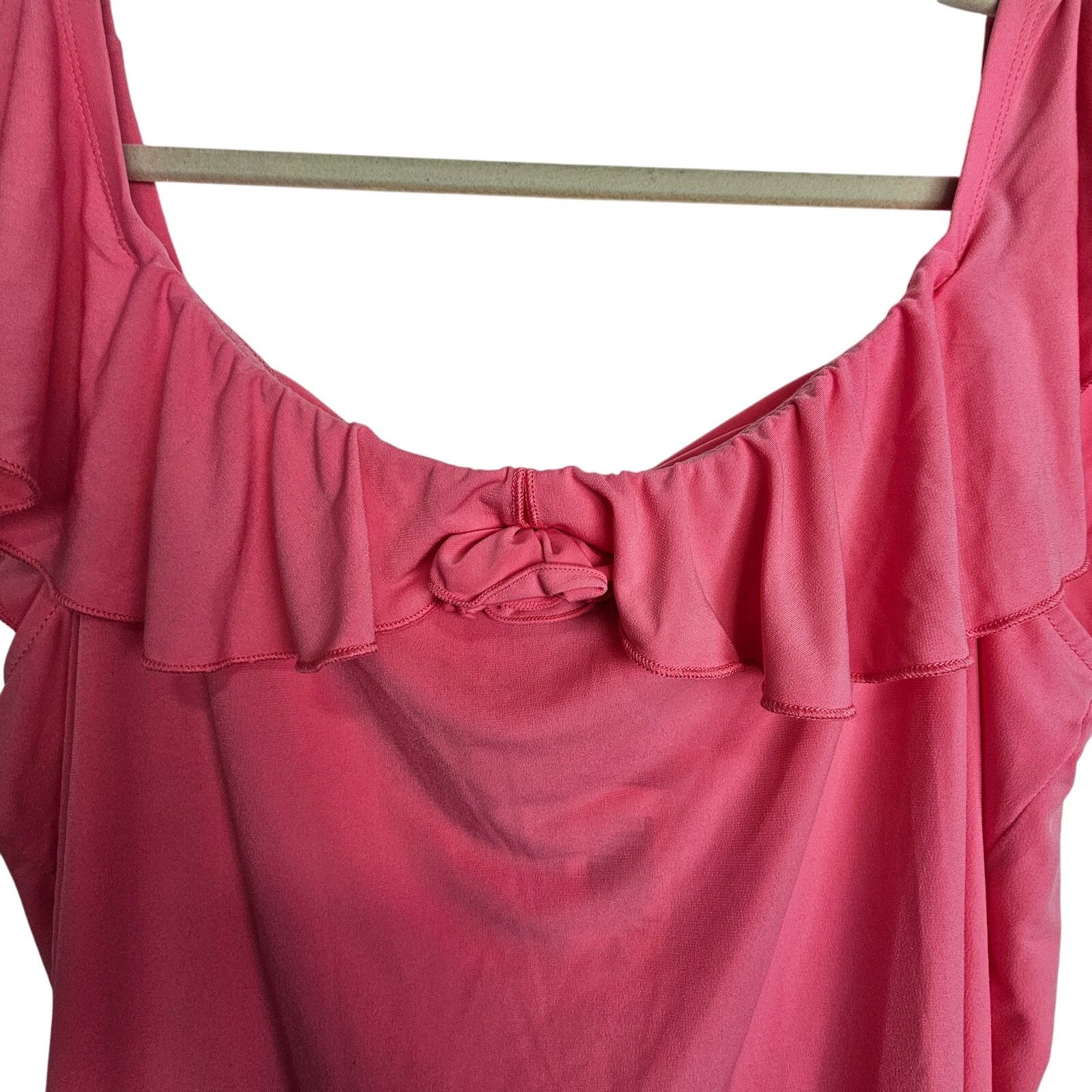 Corridor Torrid Blouse 2X Studio Knit Off Shoulder Ruffle Rosette Size XXL / US 16-18 / IT 52-54 - 3 Thumbnail