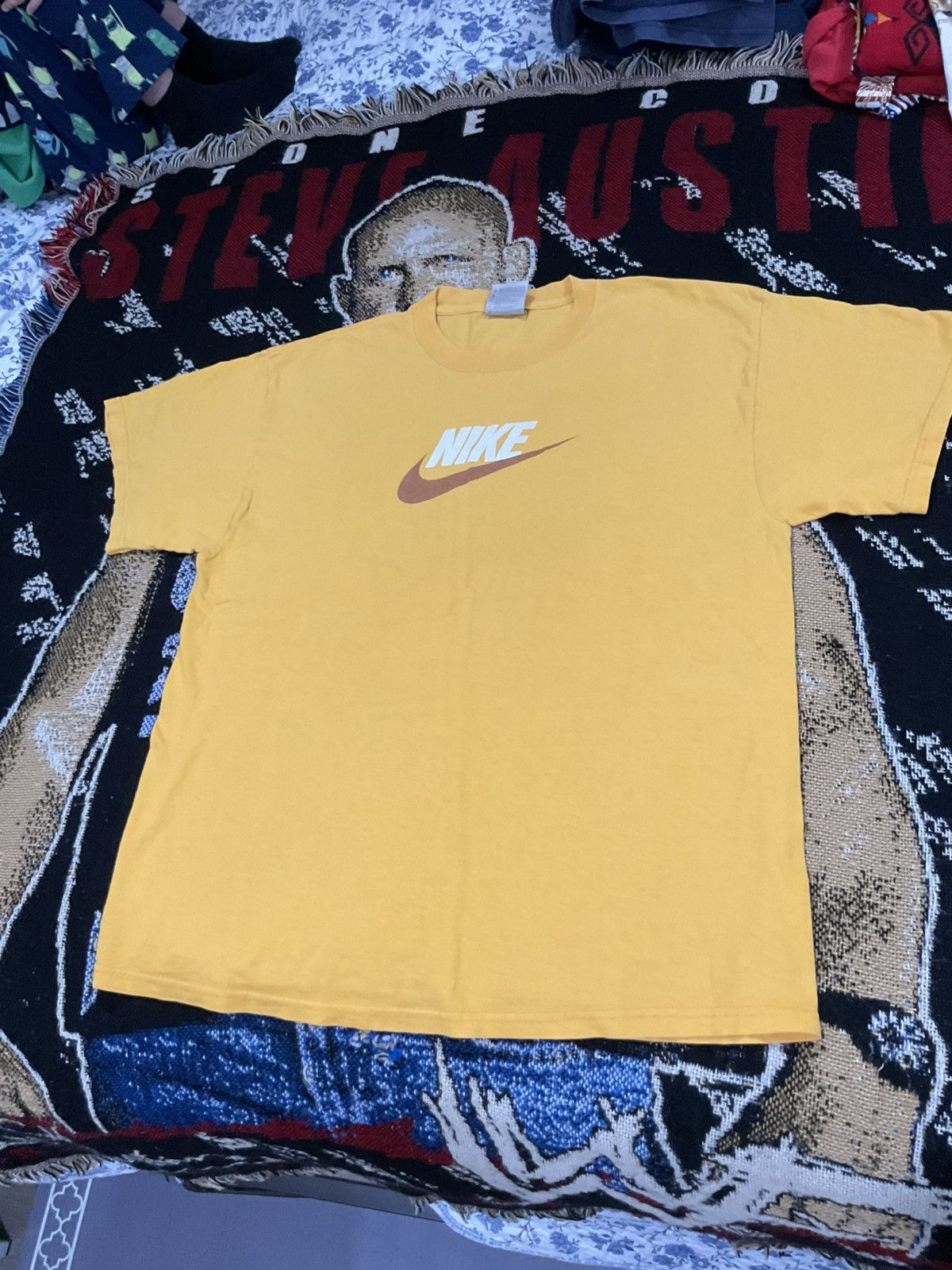 Nike Retro yellow Nike shirt xl Size US XL / EU 56 / 4 - 1 Thumbnail
