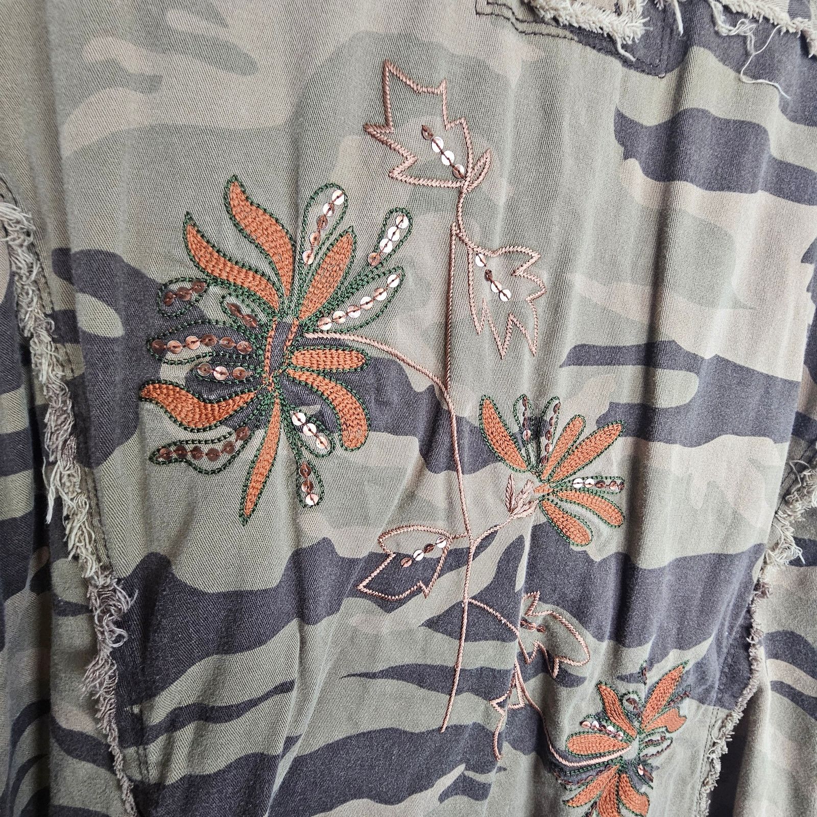 Corridor Torrid Womens Y2K Camo Sequin Embroidered Floral Jacket 3X Size 3XL / US 20-22 - 9 Thumbnail