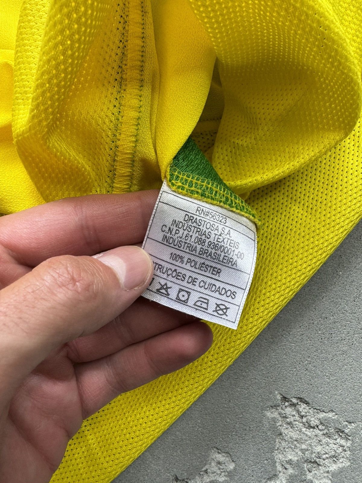 Vintage Vintage Nike Brazil 2002 Jersey Size US M / EU 48-50 / 2 - 5 Thumbnail