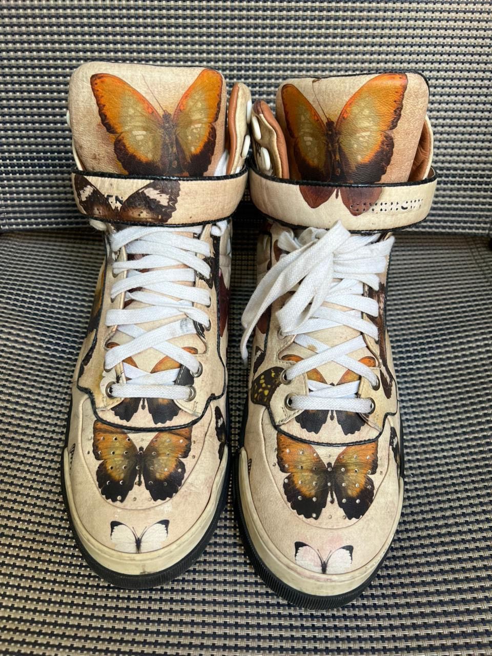 Givenchy Givenchy Tyson Butterfly Size US 6 / EU 39 - 2 Thumbnail