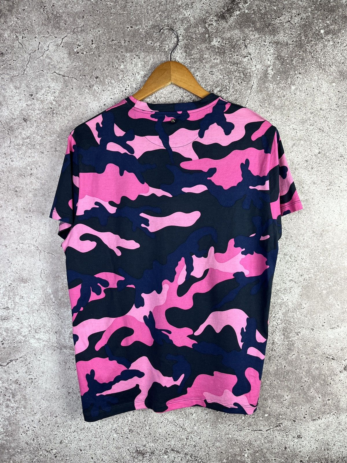 Valentino Valentino Pink Camouflage T-Shirt 🇮🇹 Rockstud Camo Tee Luxury Size US S / EU 44-46 / 1 - 3 Thumbnail