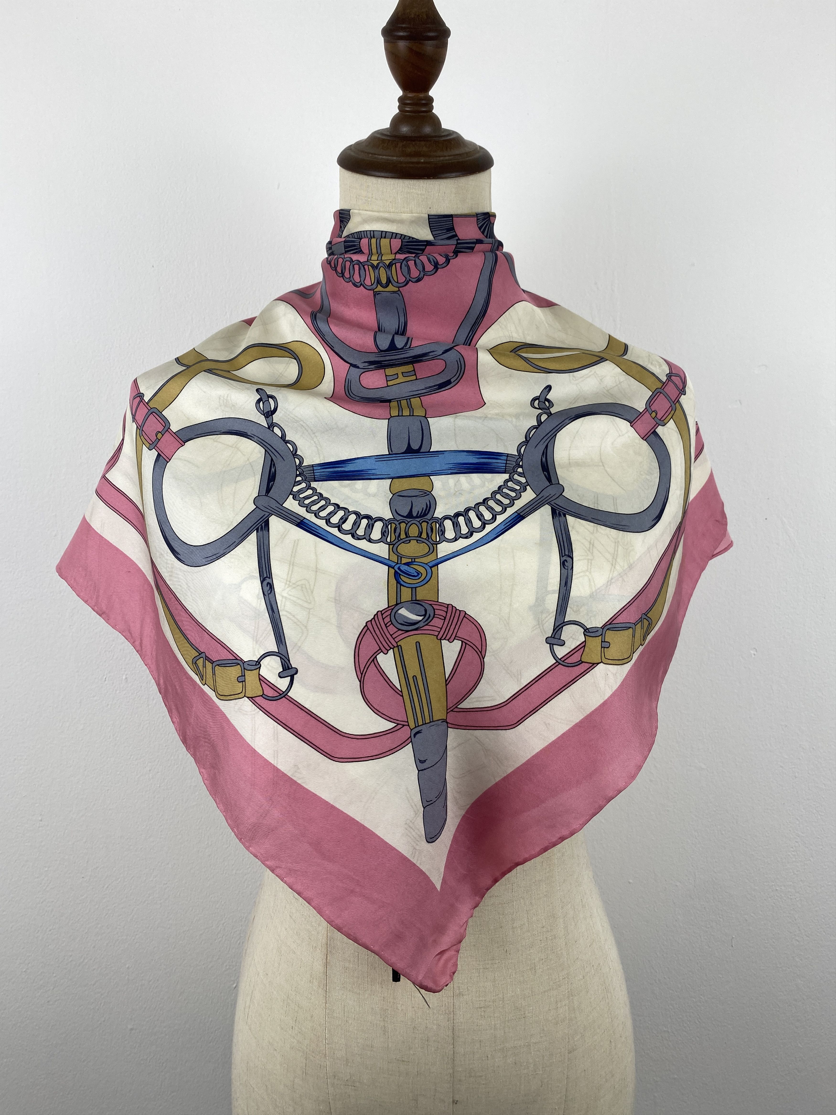 Japanese Brand Vintage Japanese Brand Silk Scarf SN0127 Size ONE SIZE - 1 Thumbnail
