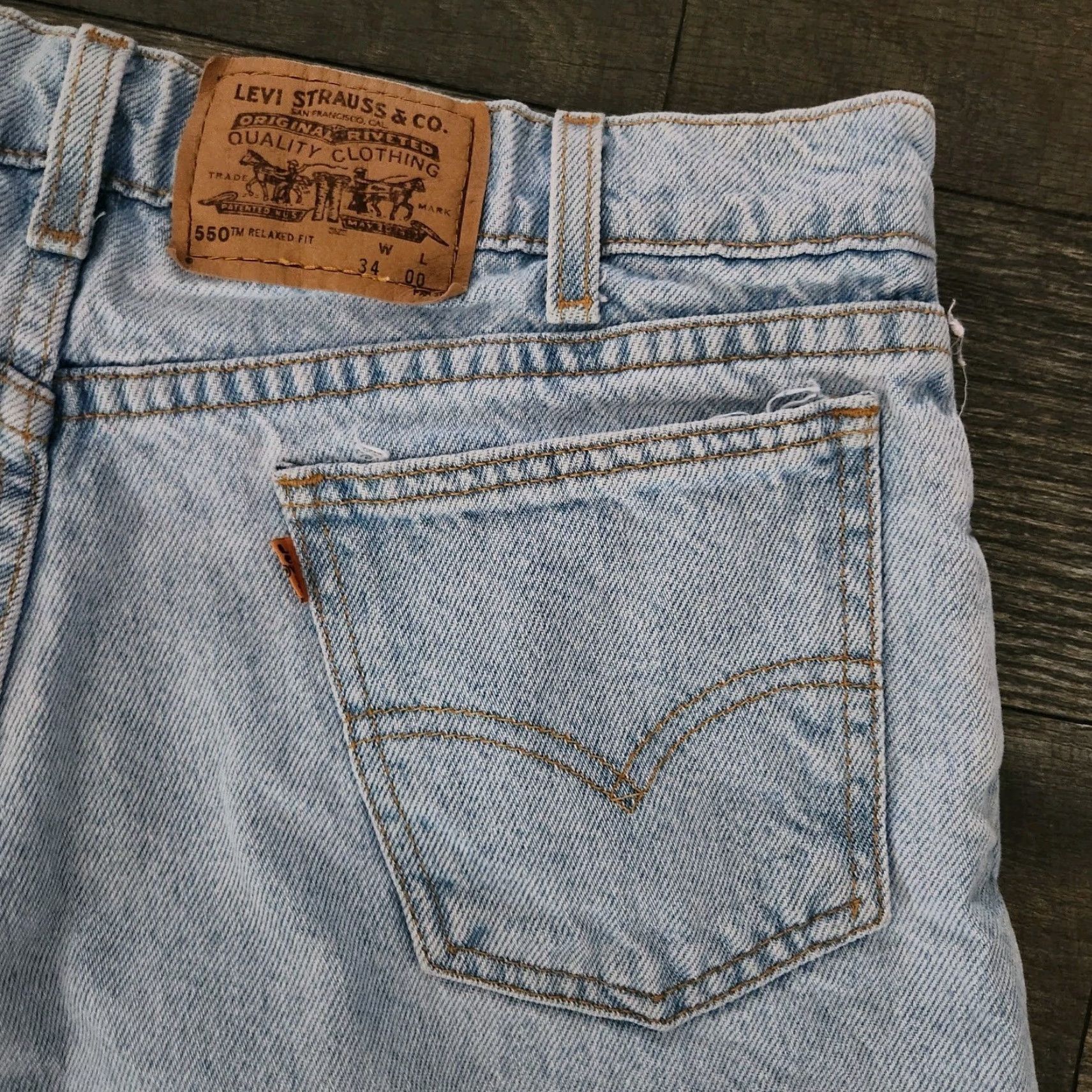 Levi's VINTAGE Levis 550 Relaxed Fit Orange Tab Shorts 34 Men Light Blue Bermuda 90s Jorts Mens Size US 34 / EU 50 - 6 Thumbnail