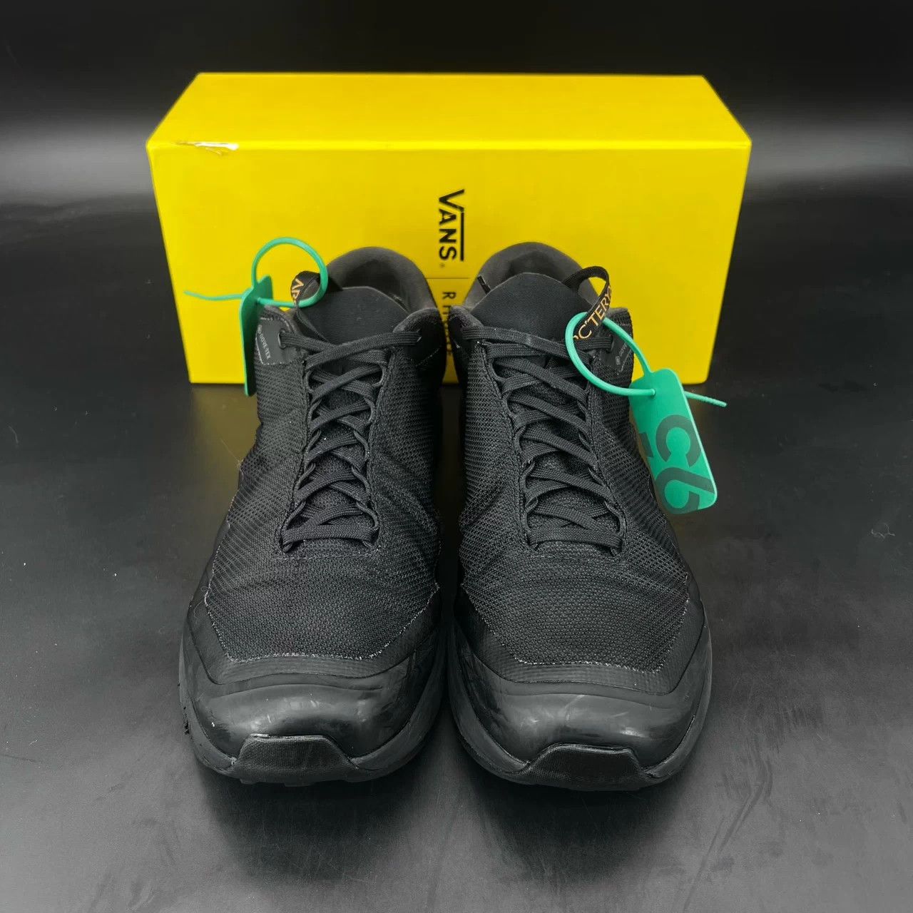 Arc'teryx Arcteryx Aerios Black Gold 44.5 Lightly Used Size US 11.5 / EU 44-45 - 4 Thumbnail