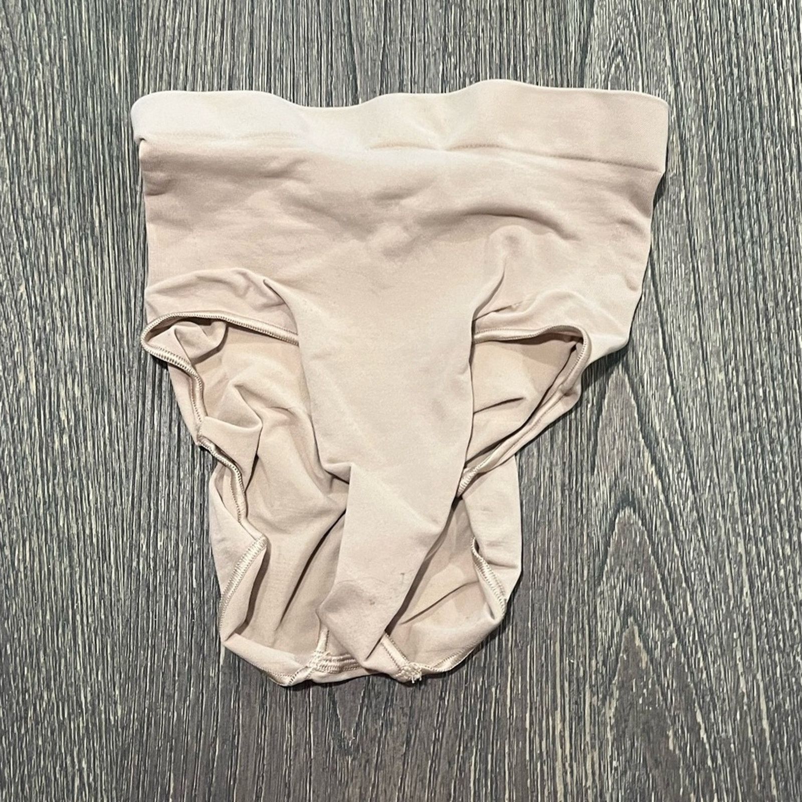 SKIMS NWOT Skims Shapewear Seamless Sculpt Mid Waisted Brief Siz S Size ONE SIZE - 3 Thumbnail