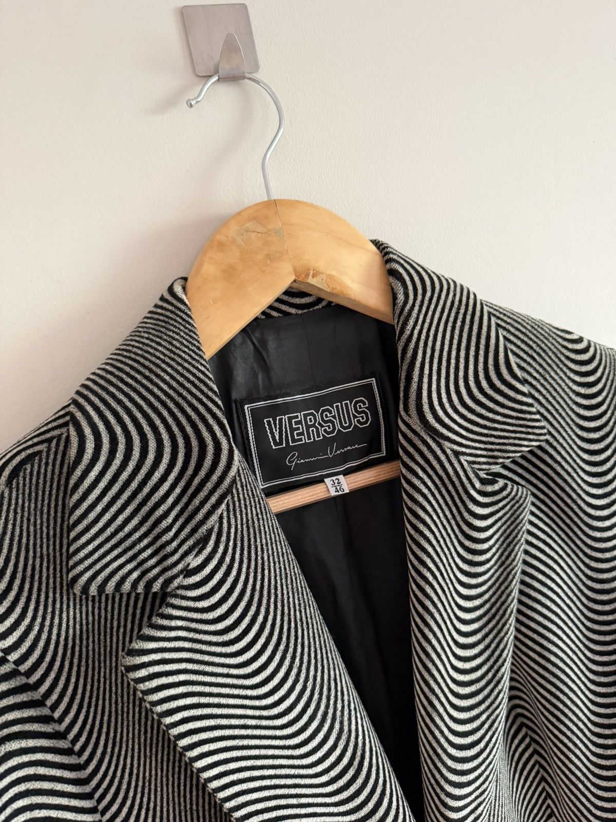 Versus Versace Vintage Versus Versace Zebra Velvet Blazer Size M / US 6-8 / IT 42-44 - 2 Thumbnail