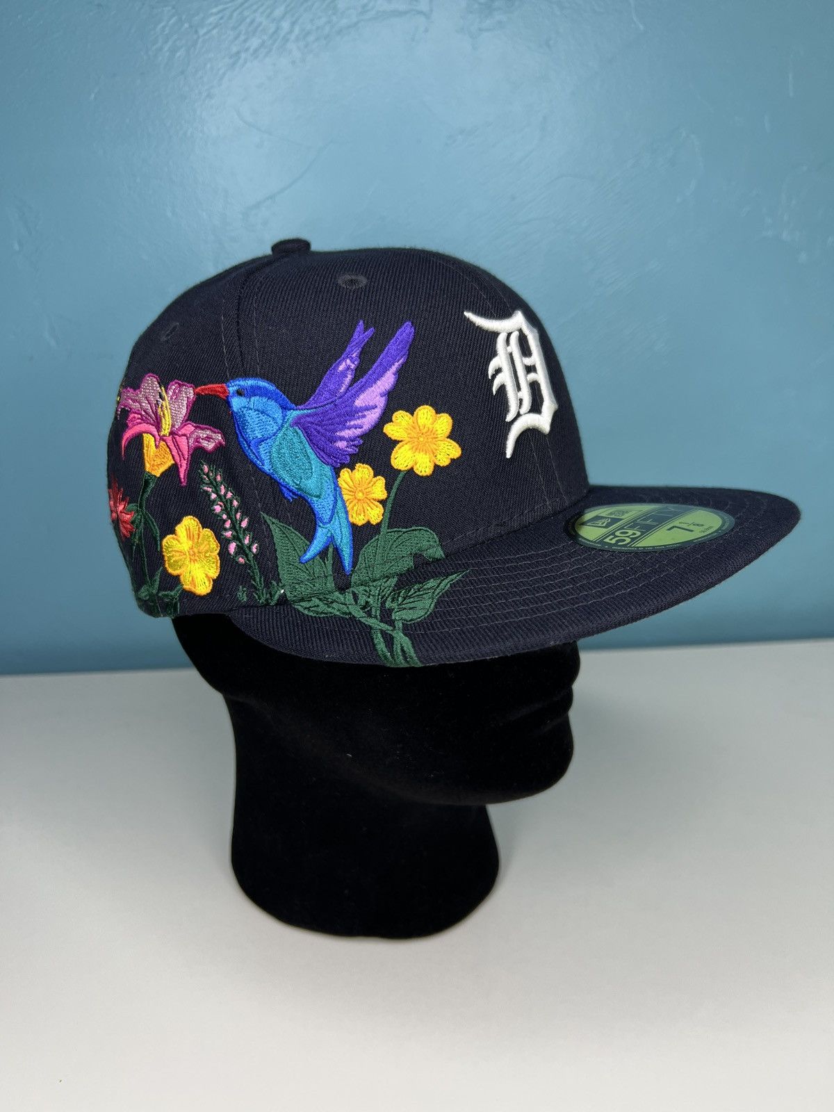 MLB Detroit New Era 59FIFTY Hat Blue Floral 7 1/8 MLB RARE Size ONE SIZE - 2 Thumbnail