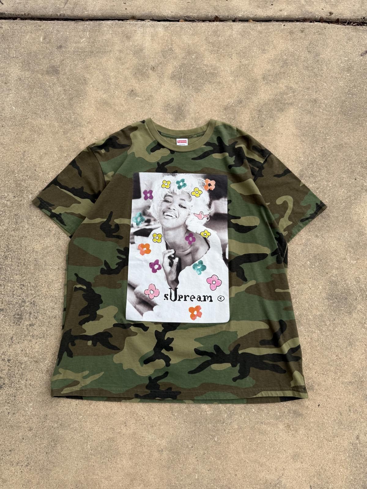 Supreme Supreme Naomi Tee — XL — Size US XL / EU 56 / 4 - 1 Thumbnail