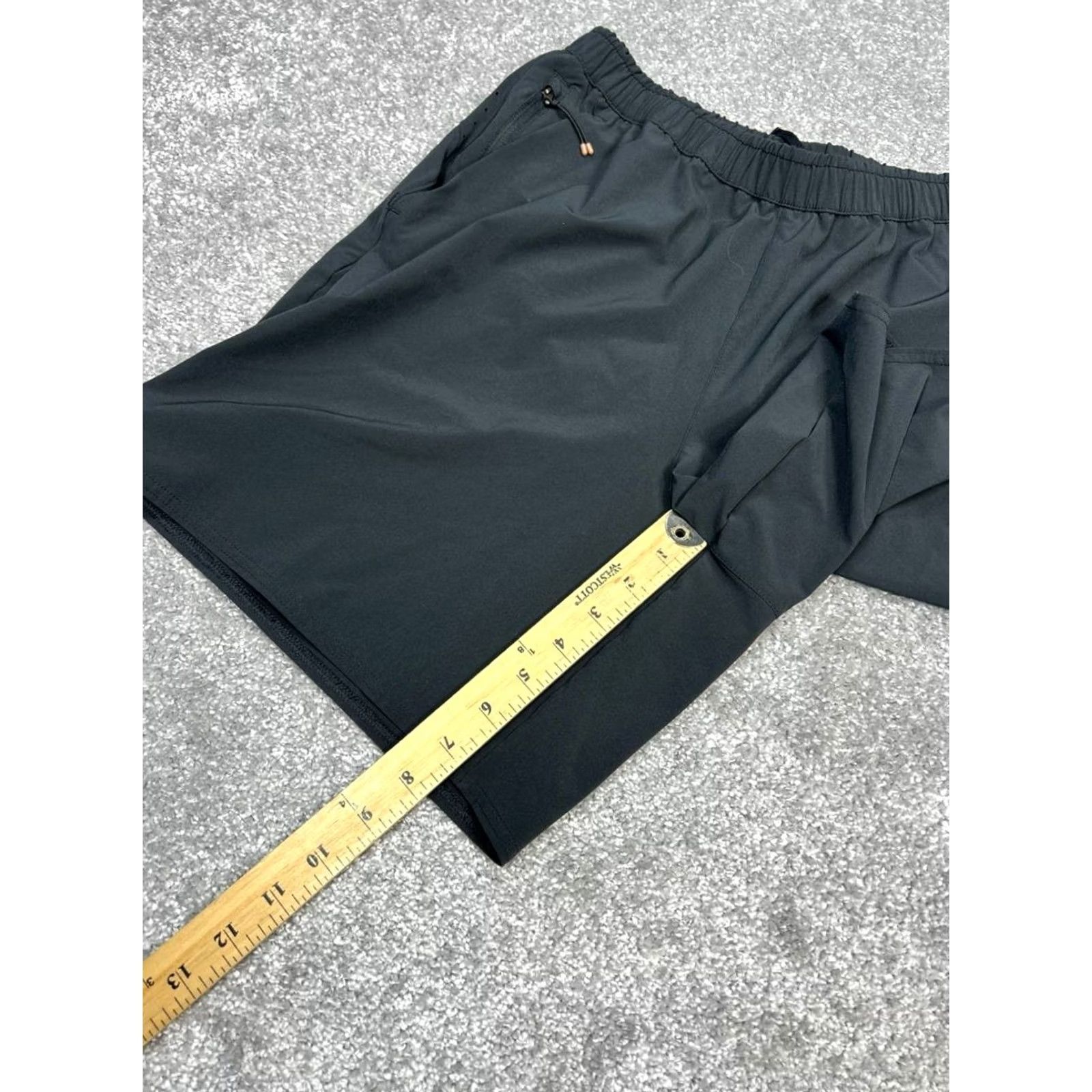 Vintage REI Co Op Athletic Shorts Womens Medium Black Elastic Waist Drawstring Training Size 32" / US 10 / IT 46 - 6 Thumbnail