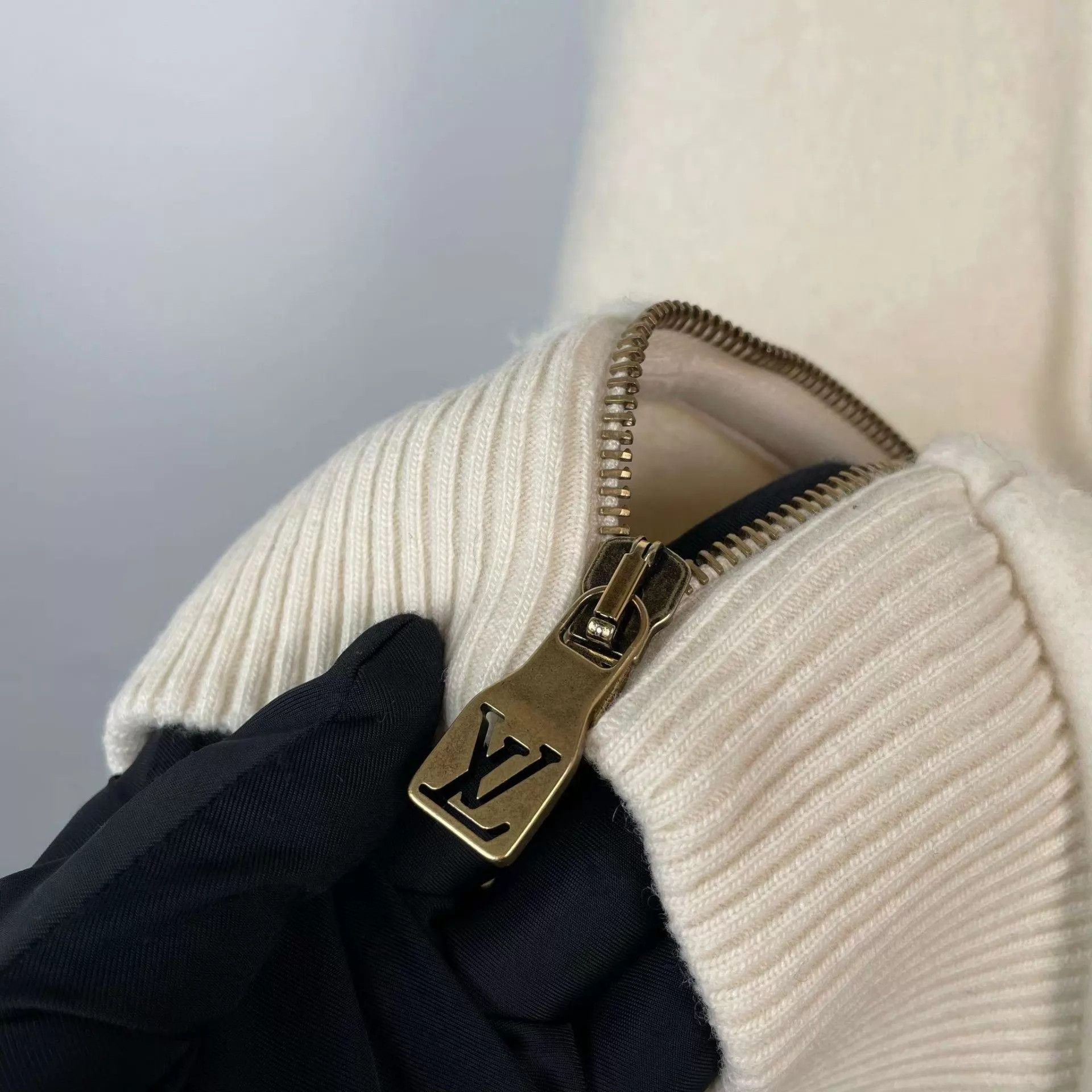 Louis Vuitton LV Cashmere Coat White S Size US S / EU 44-46 / 1 - 9 Thumbnail
