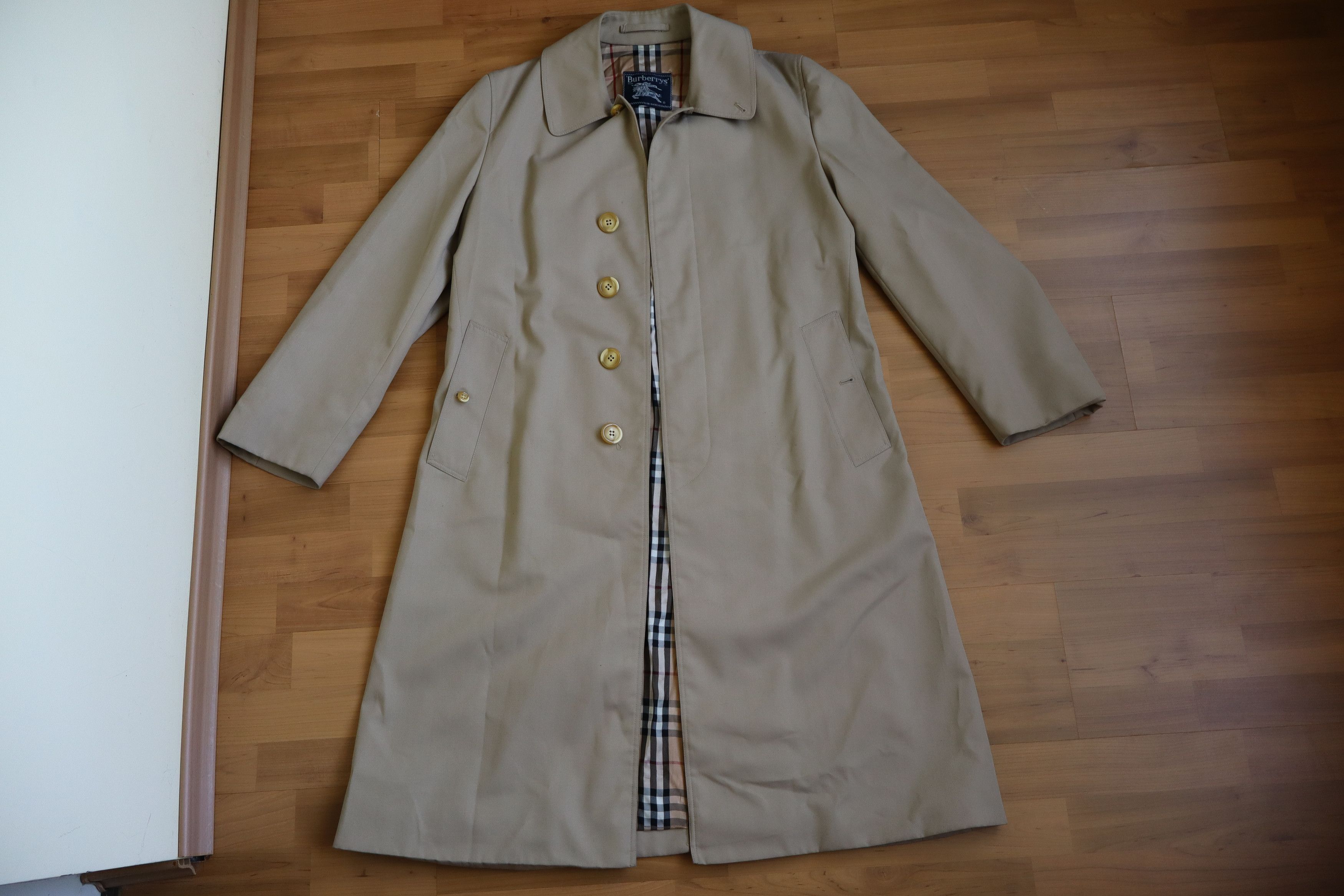 Burberry Burberry Mens Trench coat size L Size US L / EU 52-54 / 3 - 2 Thumbnail