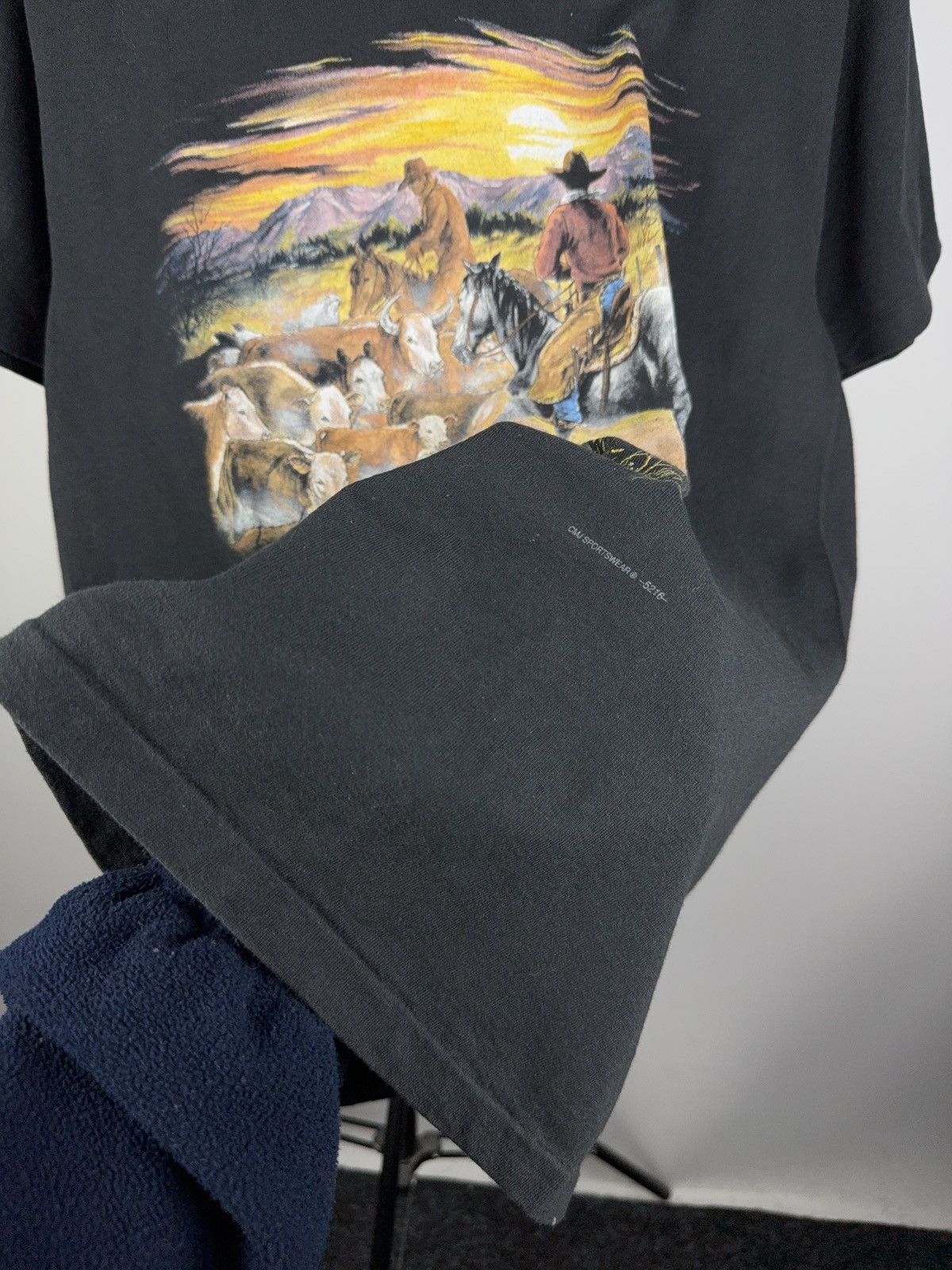 Cowboy Equipment × Vintage Vintage 1994 USA Dali Cowboy Cattle Drive Graphic T-Shirt Size US M / EU 48-50 / 2 - 4 Thumbnail