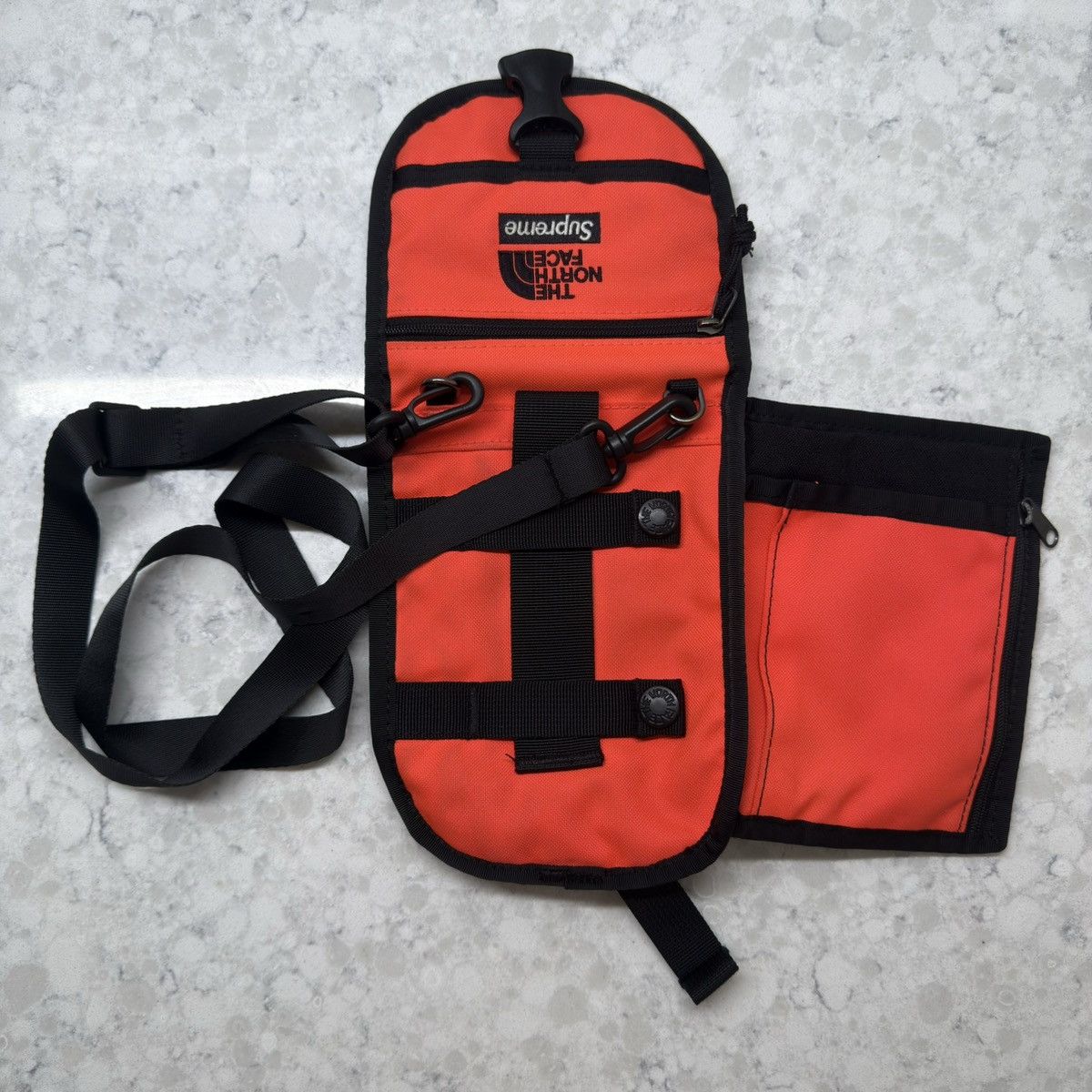 Supreme Supreme x The North Face RTG Utility Pouch – Bright Red Size ONE SIZE - 2 Thumbnail