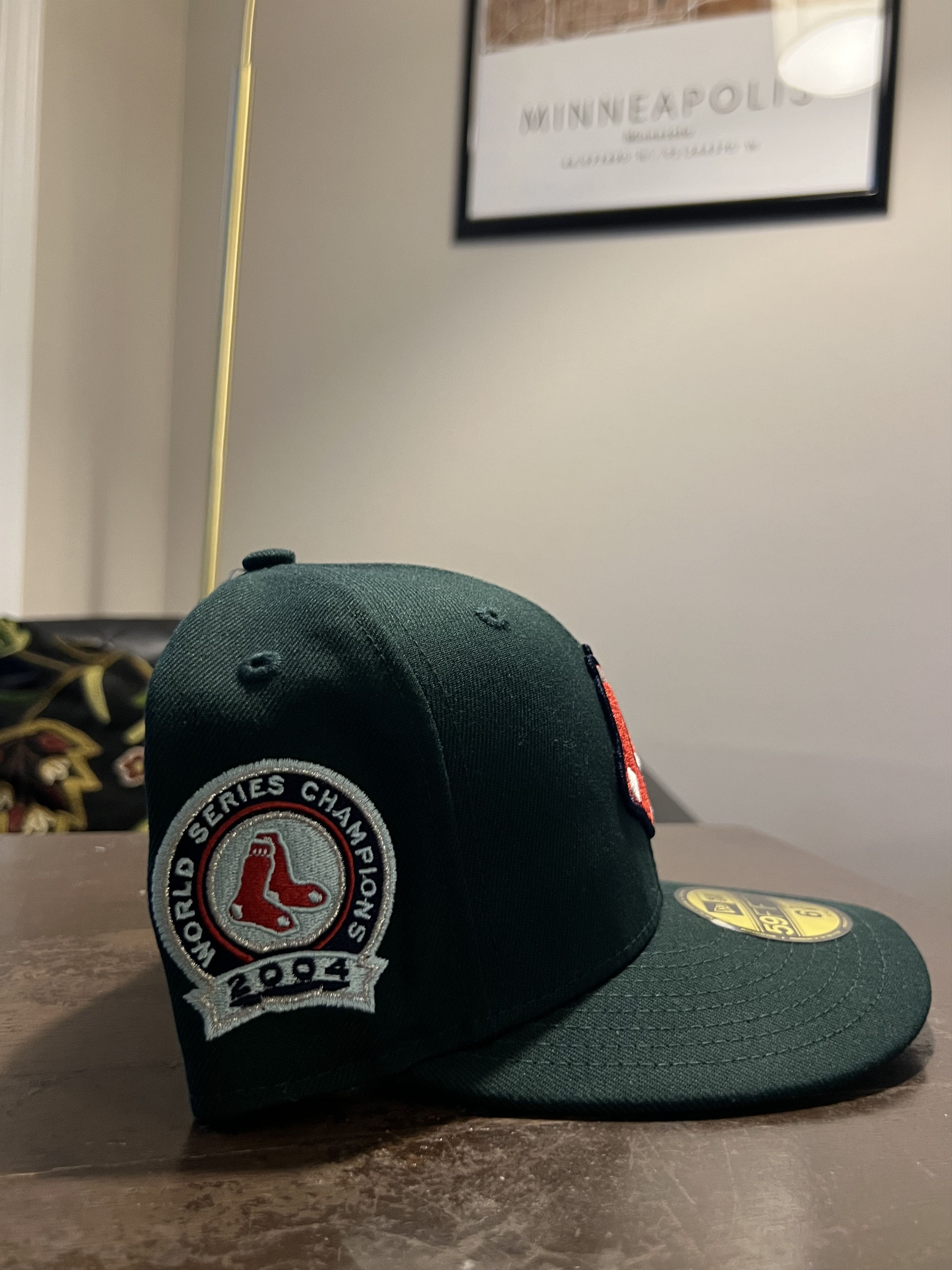 New Era Boston Red Sox 04’ Hatclub Champs Green Icy Size 28 - 1 Thumbnail