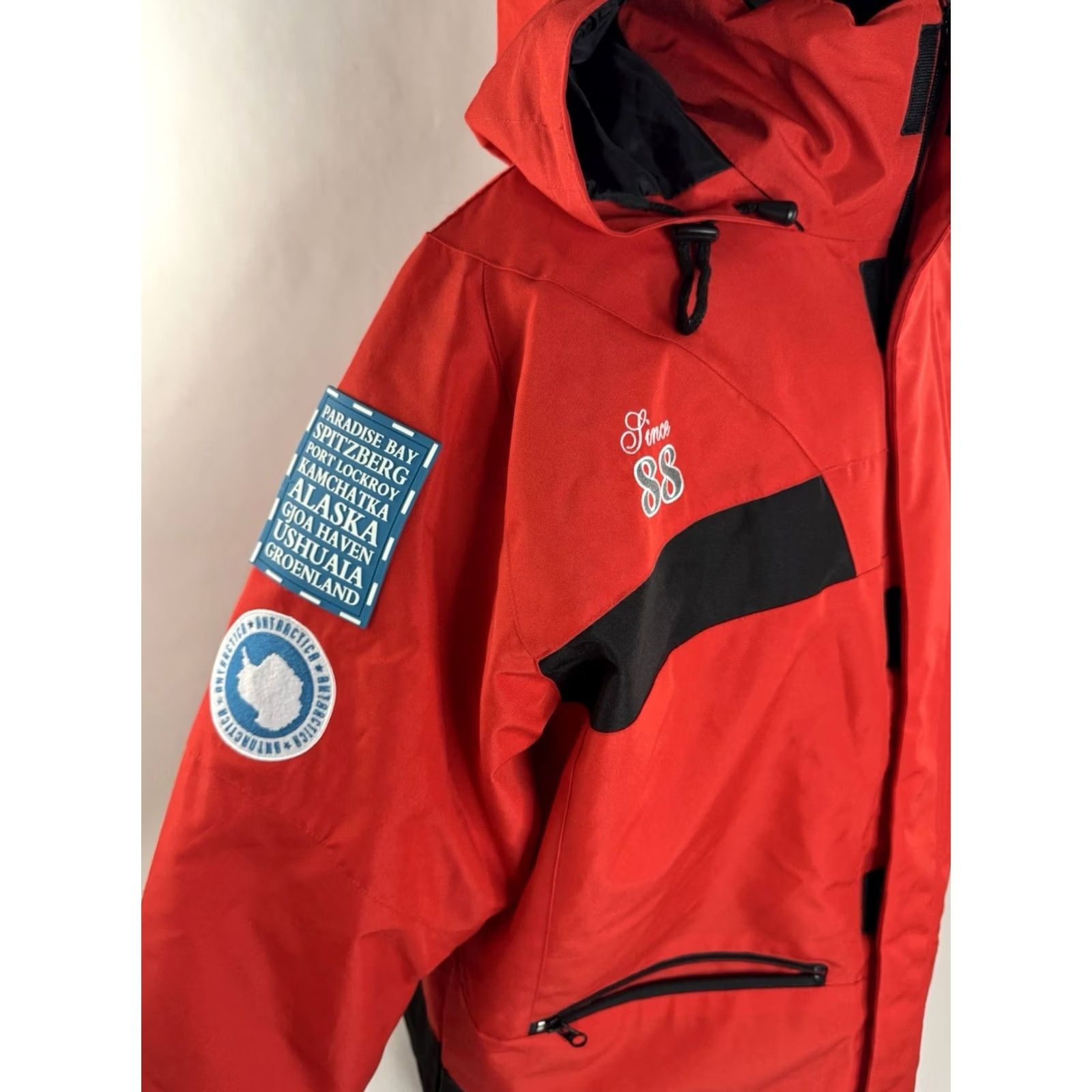 Vintage PONANT 88 Hooded Embroidered Mens L Polar Expedition Jacket Red Parka Size US L / EU 52-54 / 3 - 2 Thumbnail