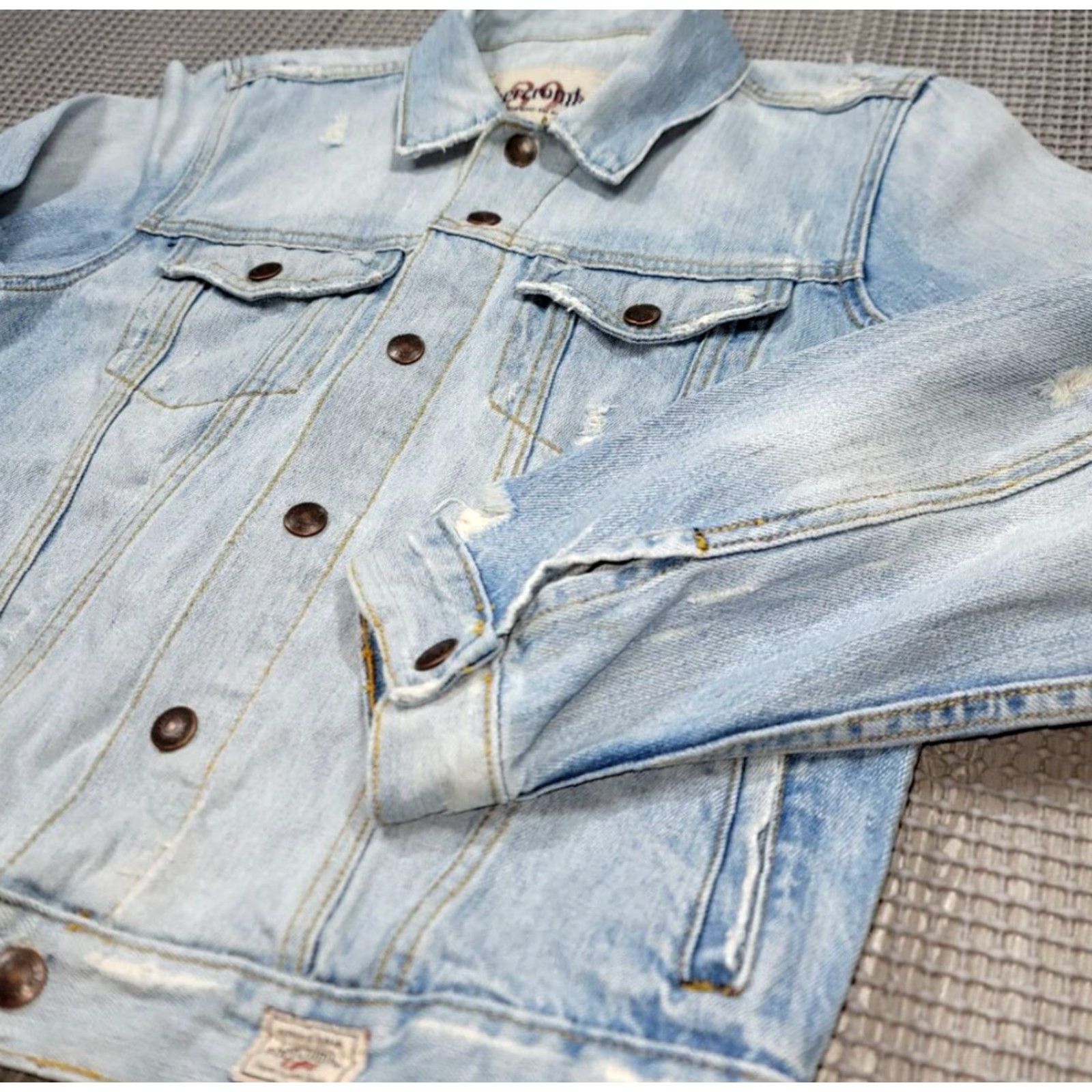 Abercrombie & Fitch VINTAGE Abercrombie & Fitch Distressed Blue Denim Trucker Jacket Women L Heavyweight jacket Blue 90s Grunge Embroidered Logo... Size L / US 10 / IT 46 - 4 Thumbnail