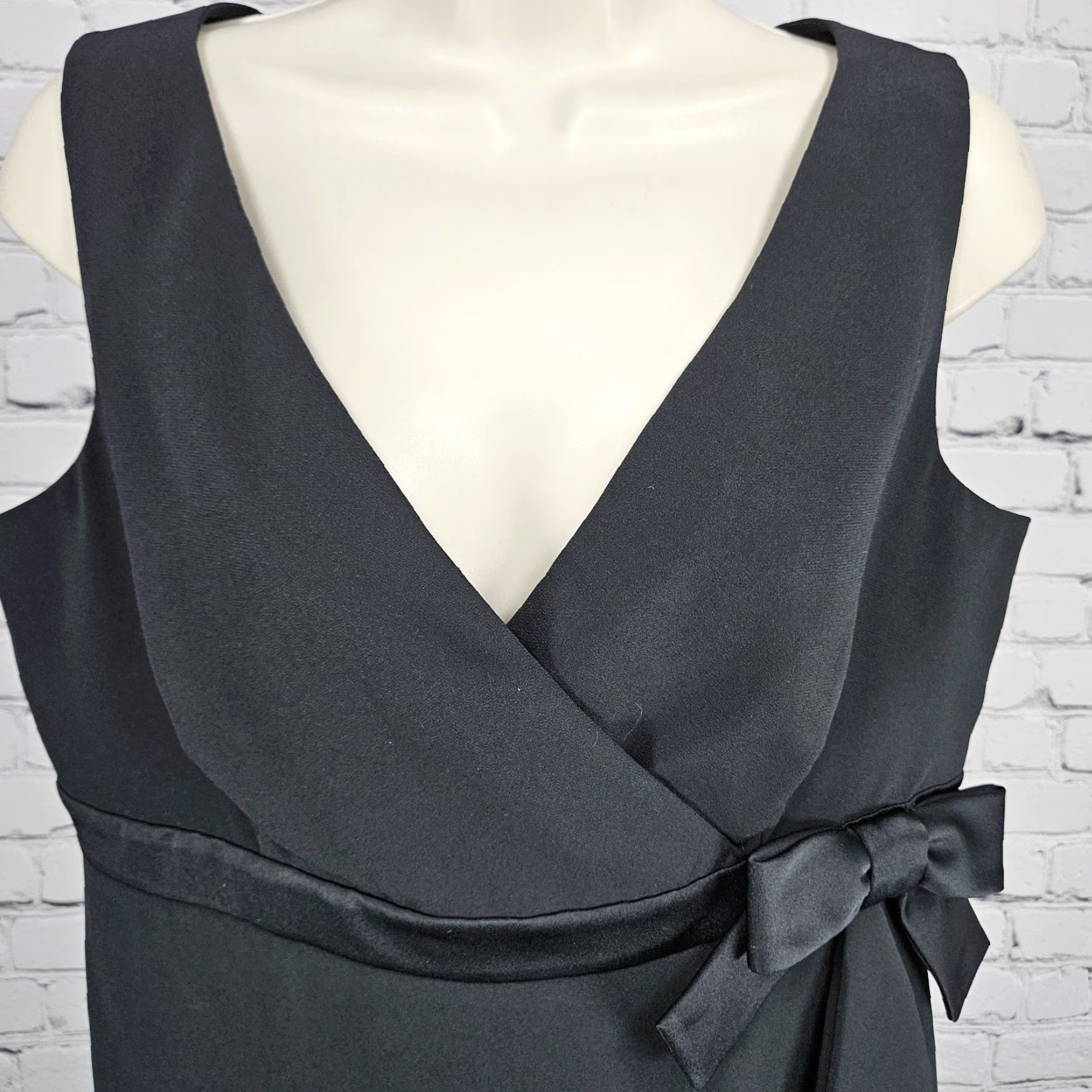 Talbots Talbots Blouse Satin Bow V-Neck Sleeveless Peplum Band Top 10 Black Womens Dressy Party/Cocktail Size L / US 10 / IT 46 - 5 Thumbnail