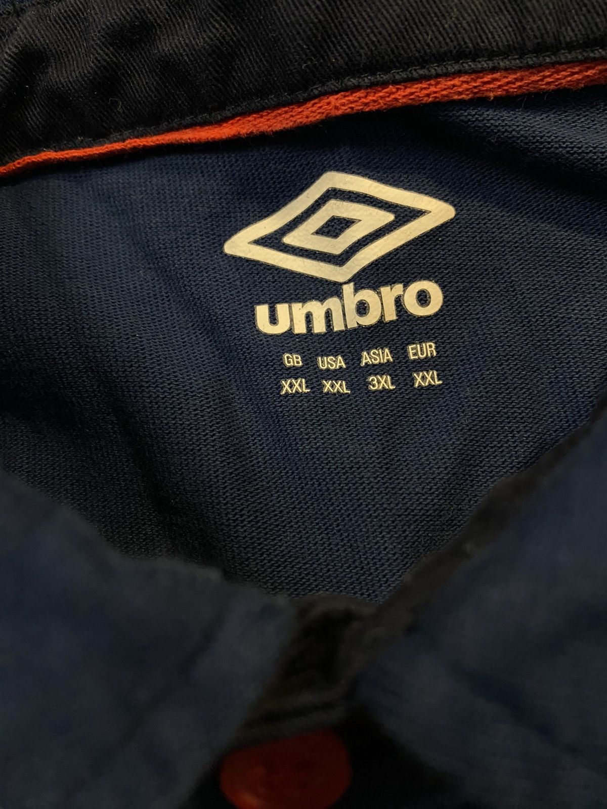 Umbro ⚡️UMBRO CLASSIC ENGLAND RUGBY Size US XL / EU 56 / 4 - 6 Thumbnail