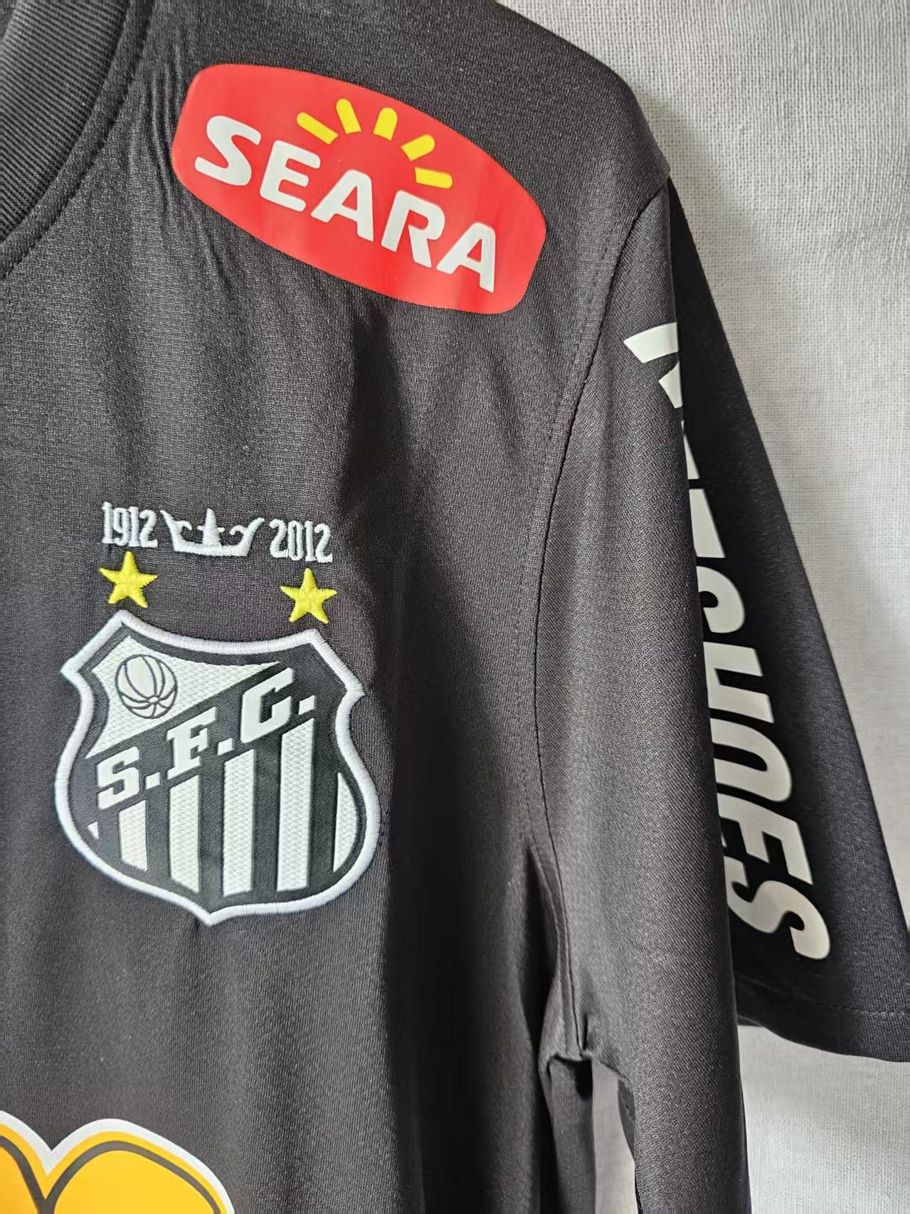 Other Vintage Santos FC 11 Neymar Jersey Black Size US XL / EU 56 / 4 - 4 Thumbnail