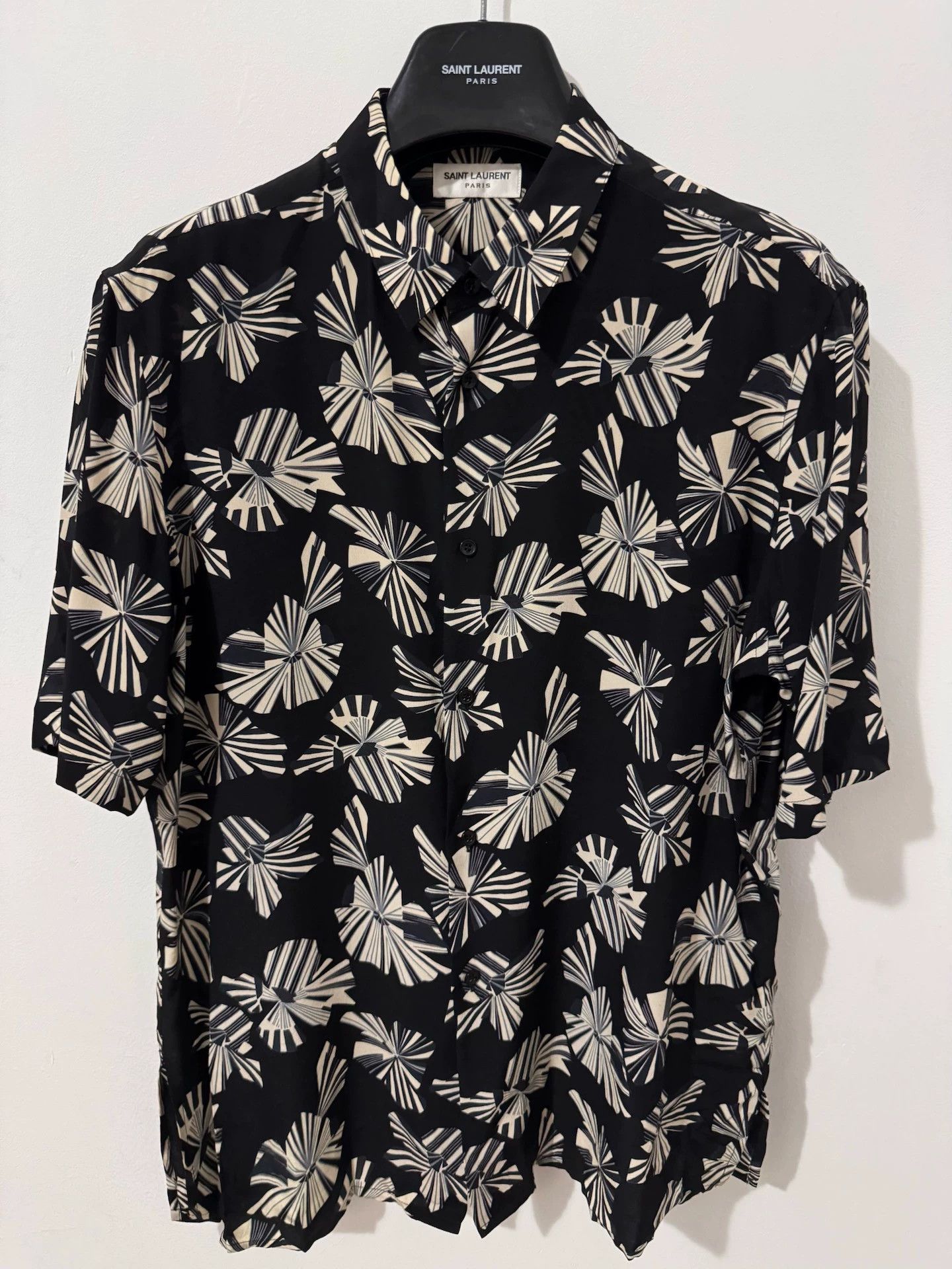 Saint Laurent Paris Saint Laurent SLP origami geometric floral shirt. Size US L / EU 52-54 / 3 - 1 Thumbnail