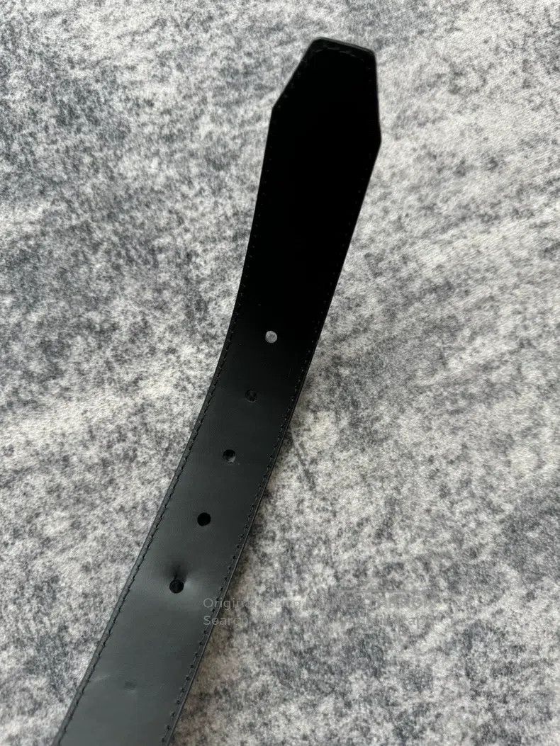 Louis Vuitton Louis Vuitton Black metal logo belt Size ONE SIZE - 6 Thumbnail