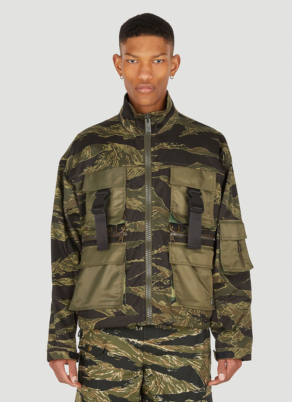 Dolce & Gabbana o1y0125 Logo Turtleneck Jacket in Military Green Size US M / EU 48-50 / 2 - 1 Thumbnail