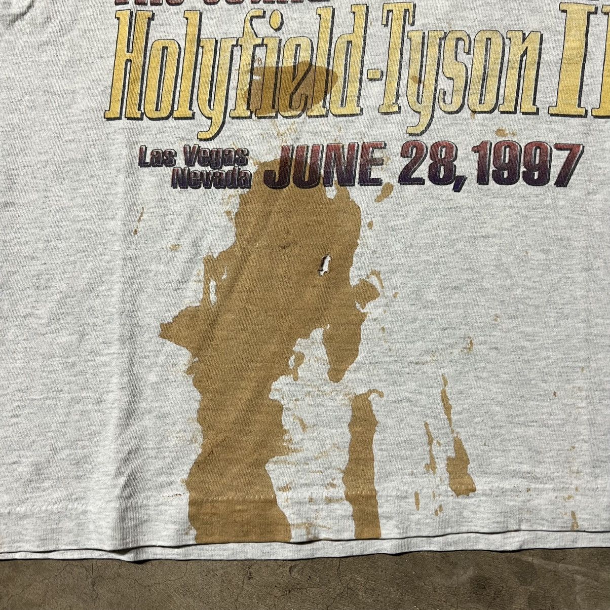 Vintage Vintage WCB 1997 M. Tyson vs E. Holyfield 🇺🇸 Boxing T-Shirt Size US XL / EU 56 / 4 - 4 Thumbnail