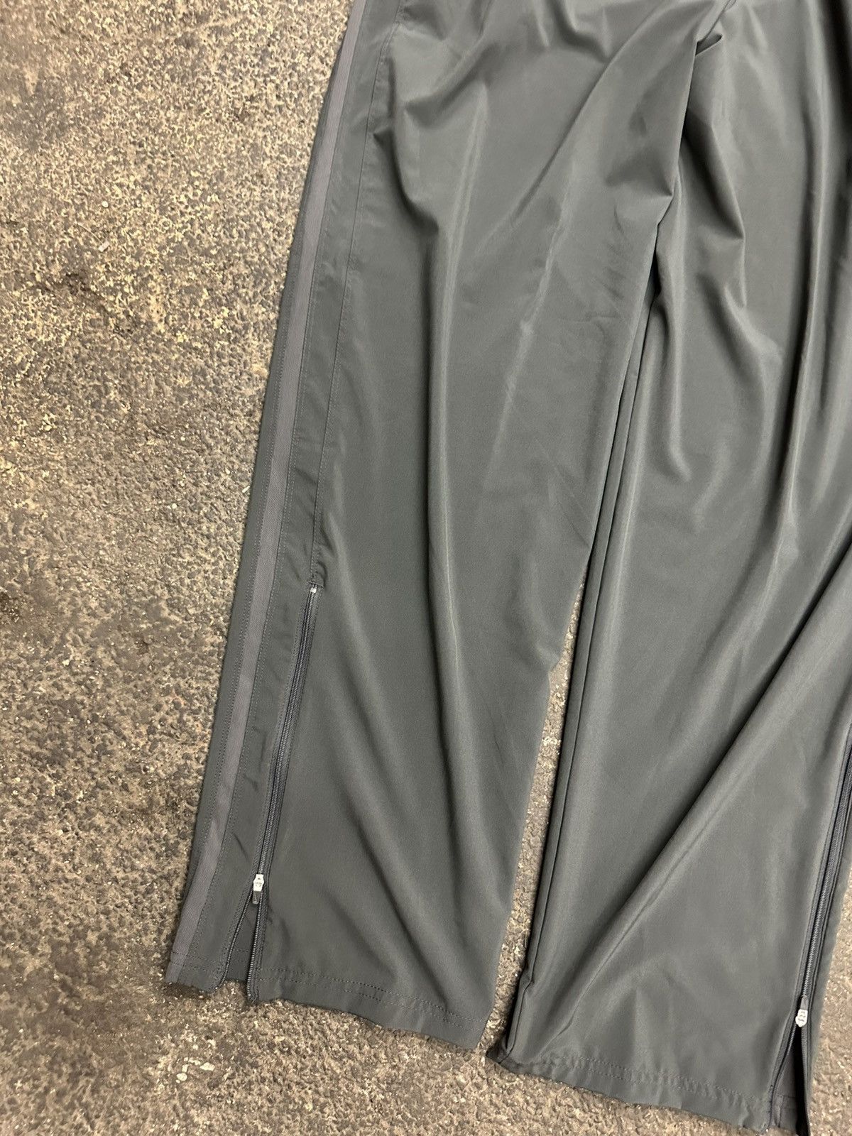 Nike Y2K Nike track pants Size US 30 / EU 46 - 2 Thumbnail
