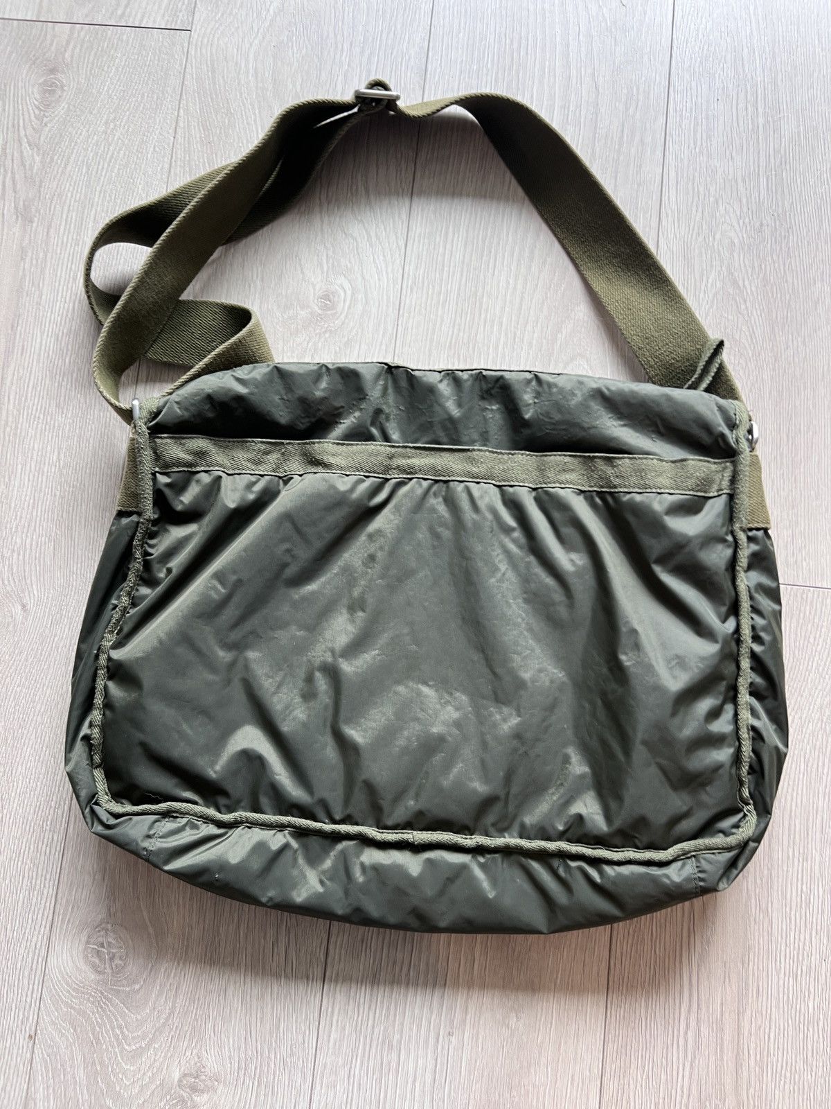 Club Monaco × Vintage Vintage Club Monaco Military Style Side Bag Computer Purse Size ONE SIZE - 3 Thumbnail