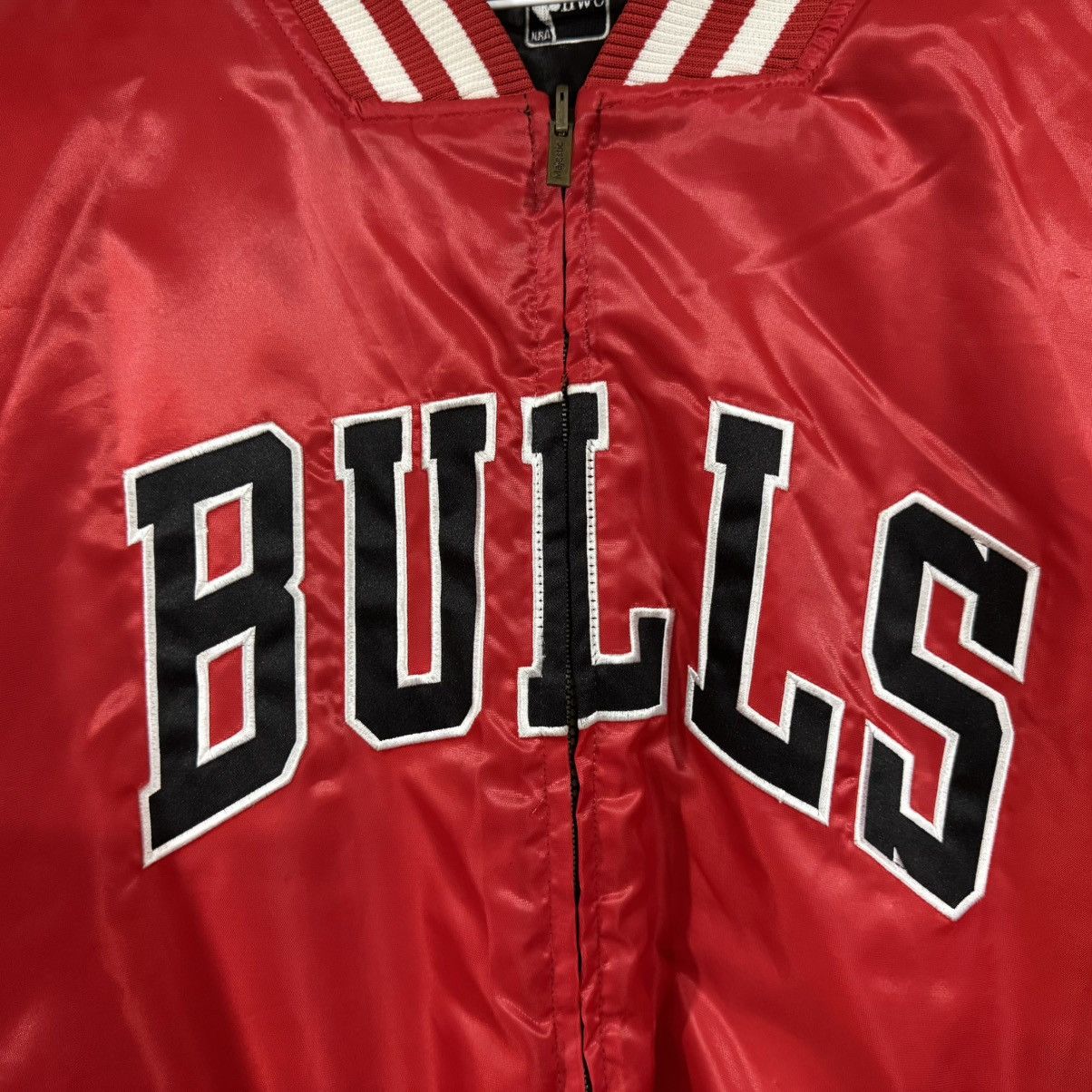 Majestic NBA Chicago Bulls Reversible Red Black Satin Jacket 2-3XL Size US XXL / EU 58 / 5 - 17 Thumbnail