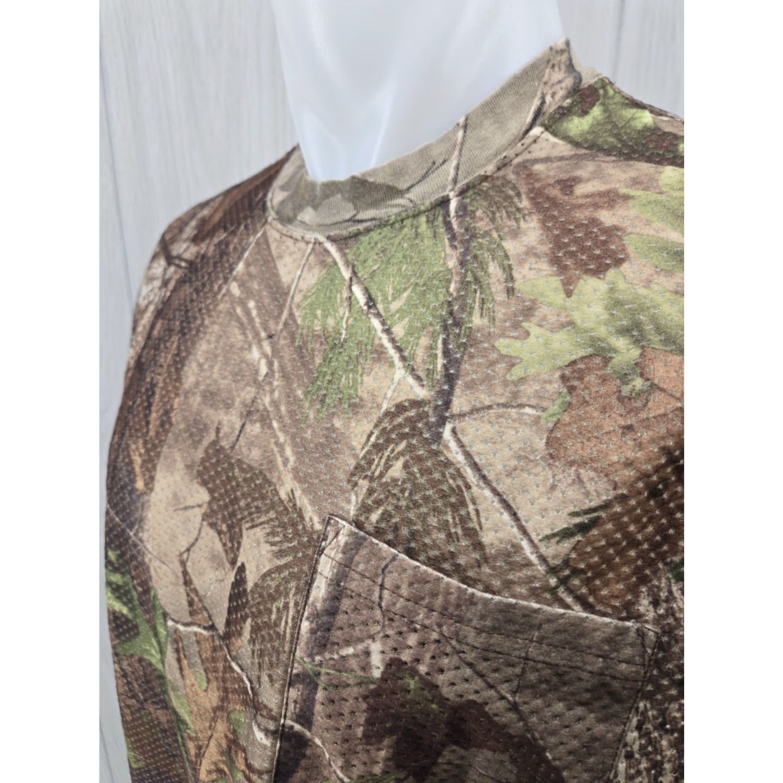 Realtree RedHead Shirt Men Vented Camo long Sleeve Perforated Holes Realtree Sz Medium Size US M / EU 48-50 / 2 - 5 Thumbnail