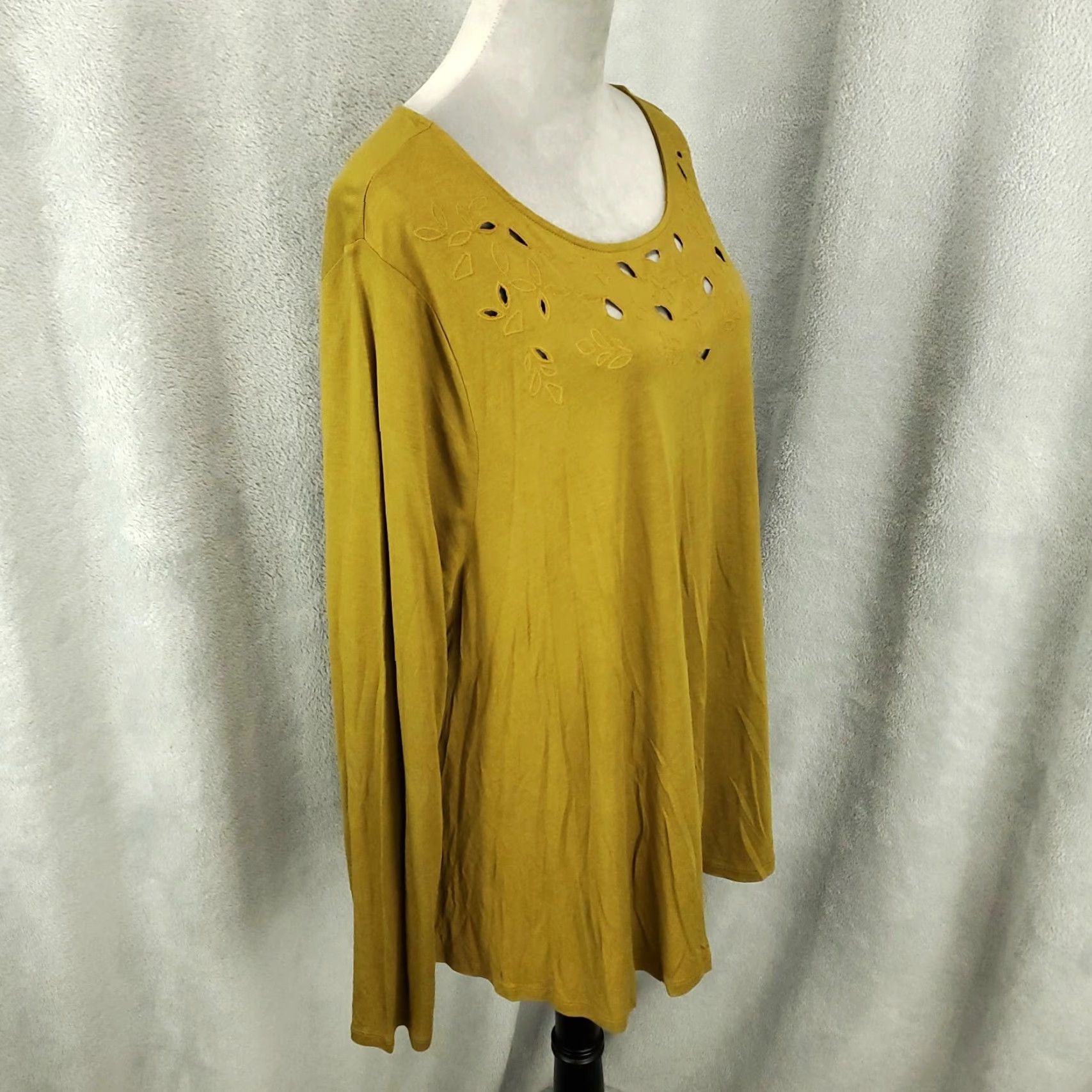 Old Navy VINTAGE New Old Navy Womens Top XXL Beige Green Cutout Accents NWT Size XXL / US 16-18 / IT 52-54 - 2 Thumbnail