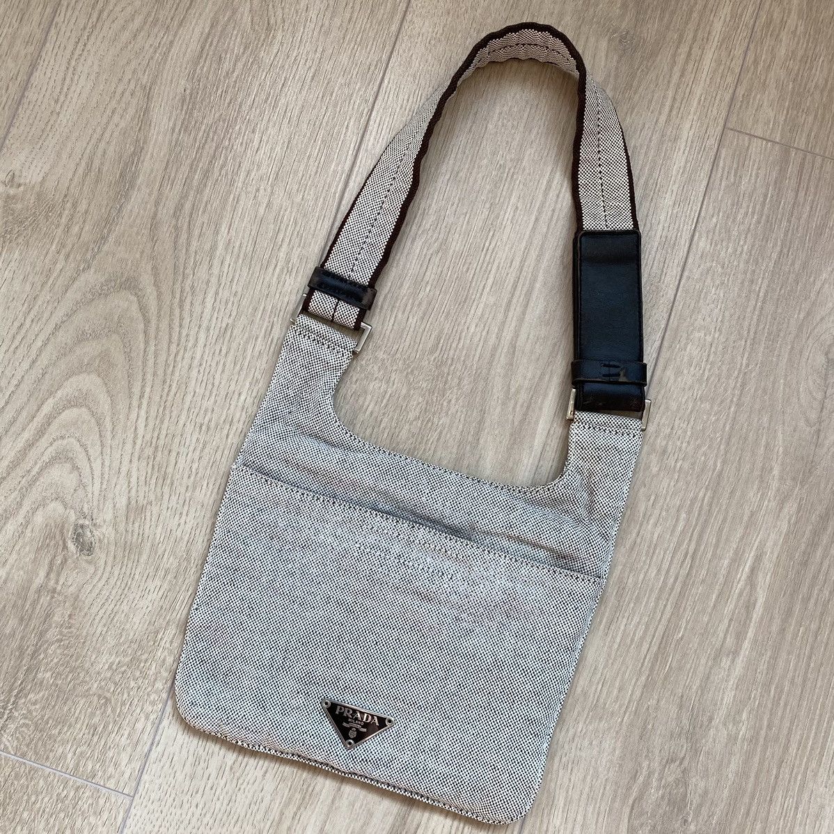 Prada Milano Women's Messenger Mini Bag Authentic 🇮🇹