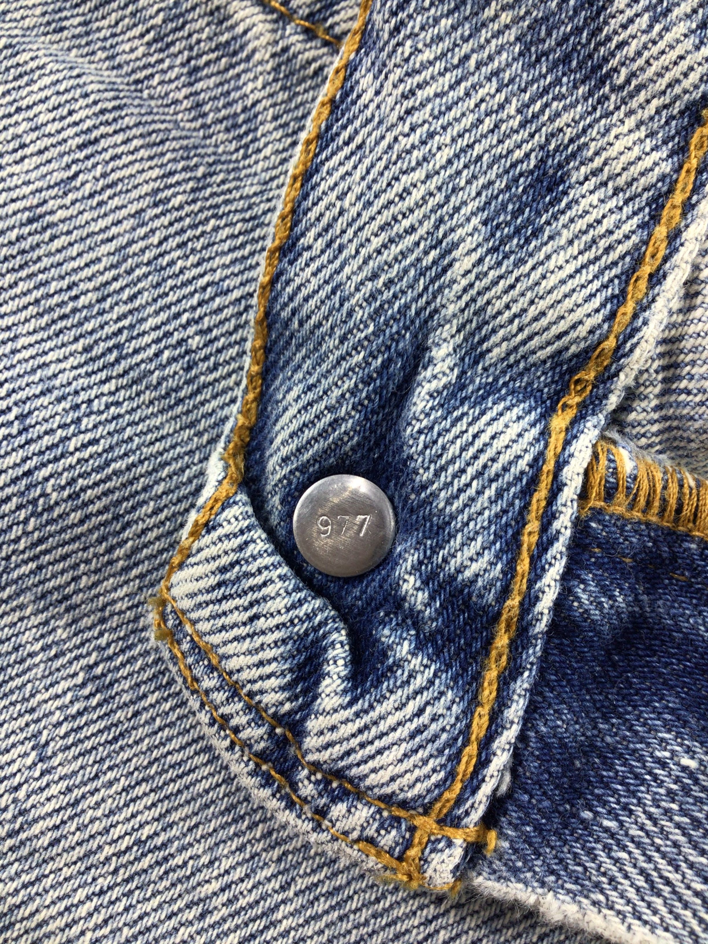 Levi's Vintage Levis 550 Jeans Medium Wash Denim KJ297 Size US 31 - 9 Thumbnail