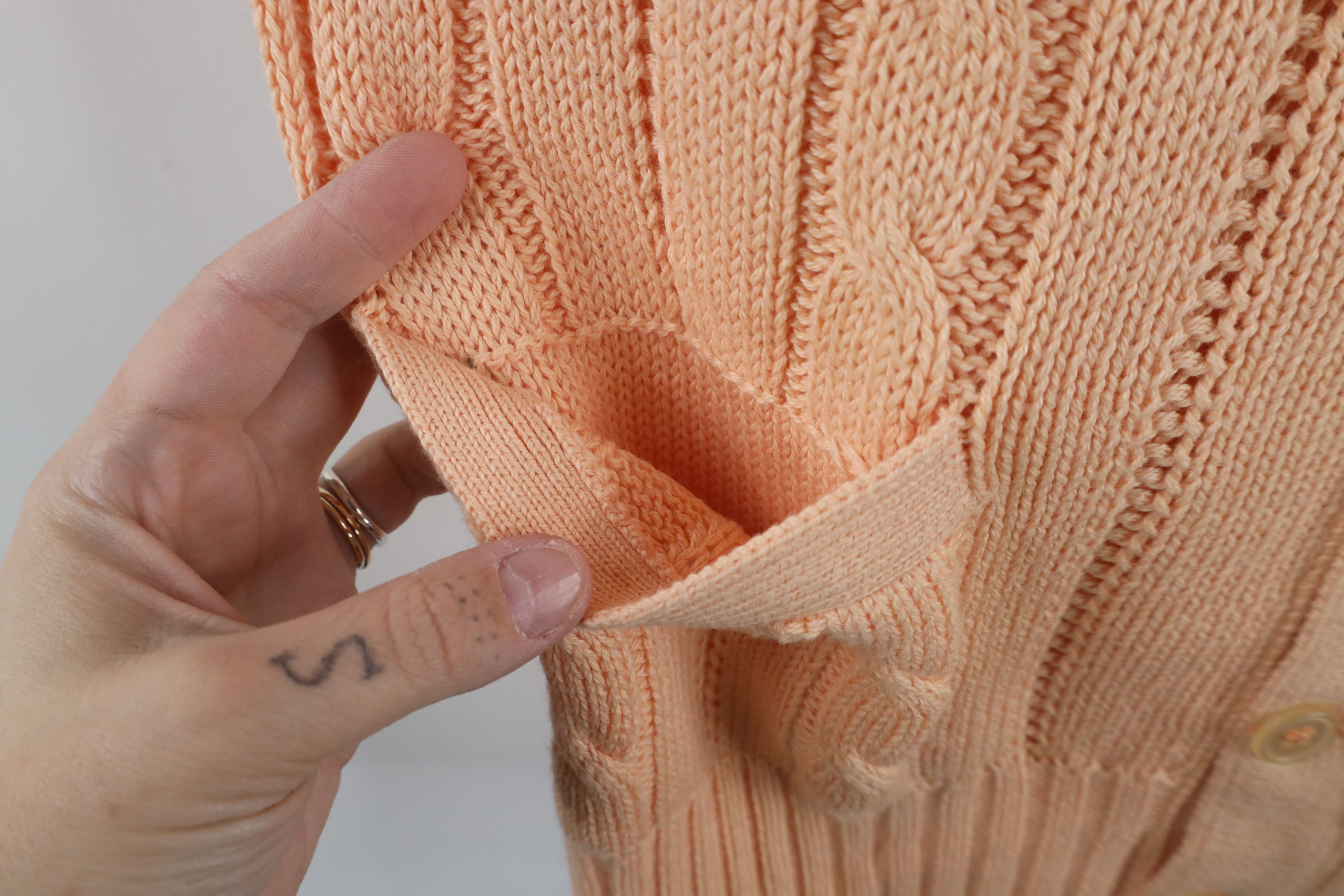 Vintage Vintage 70s Streetwear Cable Knit Cardigan Sweater Vest Pink Size US XL / EU 56 / 4 - 5 Thumbnail