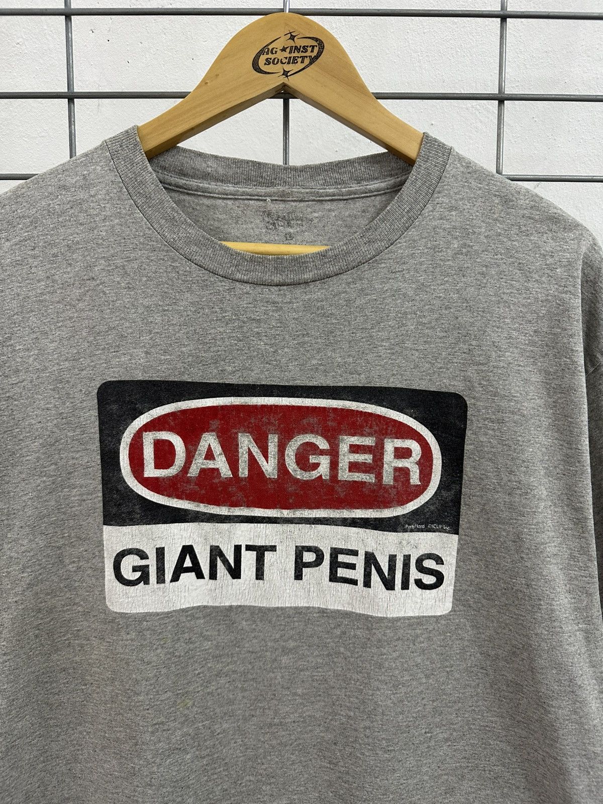 Other Rare And Beautiful Danger Giant Penis iPartyHard Wording Tee Size US L / EU 52-54 / 3 - 4 Thumbnail