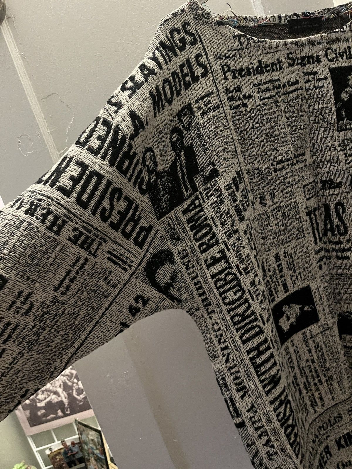4x1111 Newspaper Tapestry Crewneck - 4x1111 Size US XL / EU 56 / 4 - 3 Thumbnail