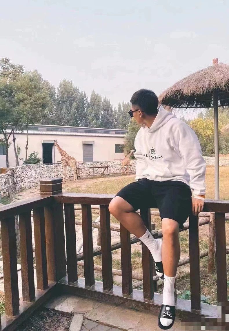 Balenciaga Balenciaga Double B printed logo hoodie 2504-Nextarrow Size US XL / EU 56 / 4 - 8 Thumbnail