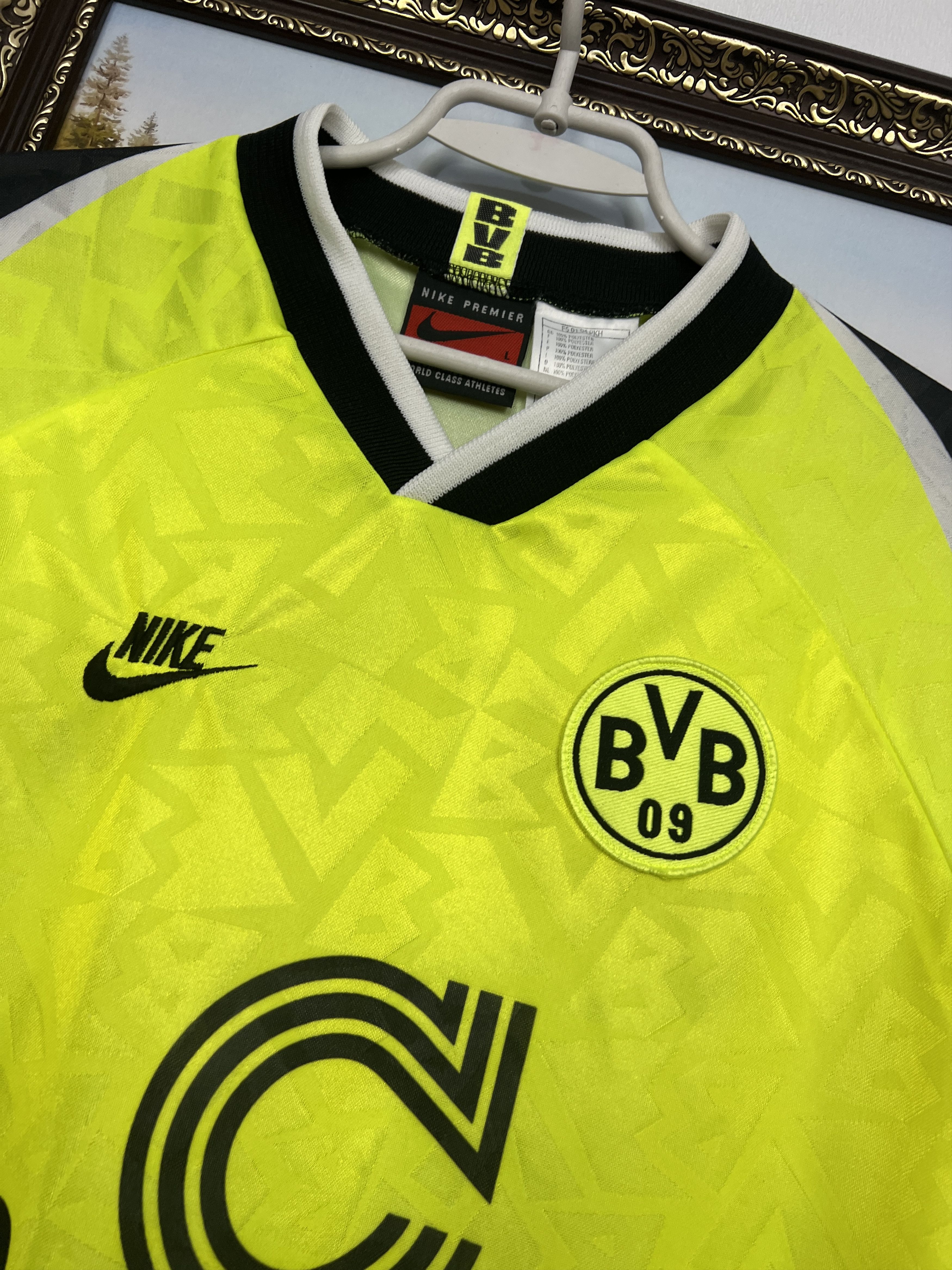 Nike Borussia Dortmund football shirt Soccer Long Sleeve Jersey Size US L / EU 52-54 / 3 - 5 Thumbnail