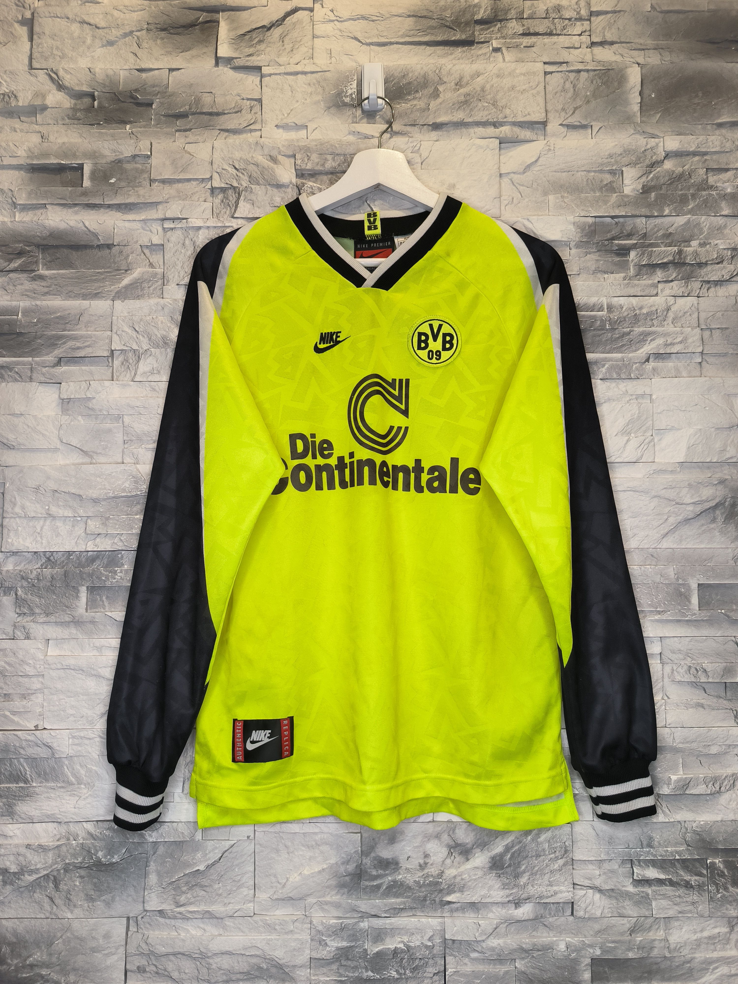Nike Vintage Nike Premier Borussia Dortmund BVB 1995/96 Jersey Size US S / EU 44-46 / 1 - 1 Thumbnail