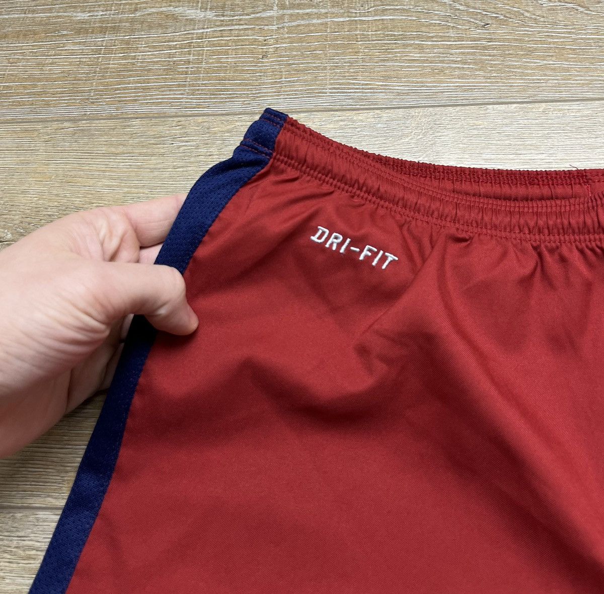 Nike VINTAGE NIKE BARCELONA SHORTS Size US 32 / EU 48 - 4 Thumbnail